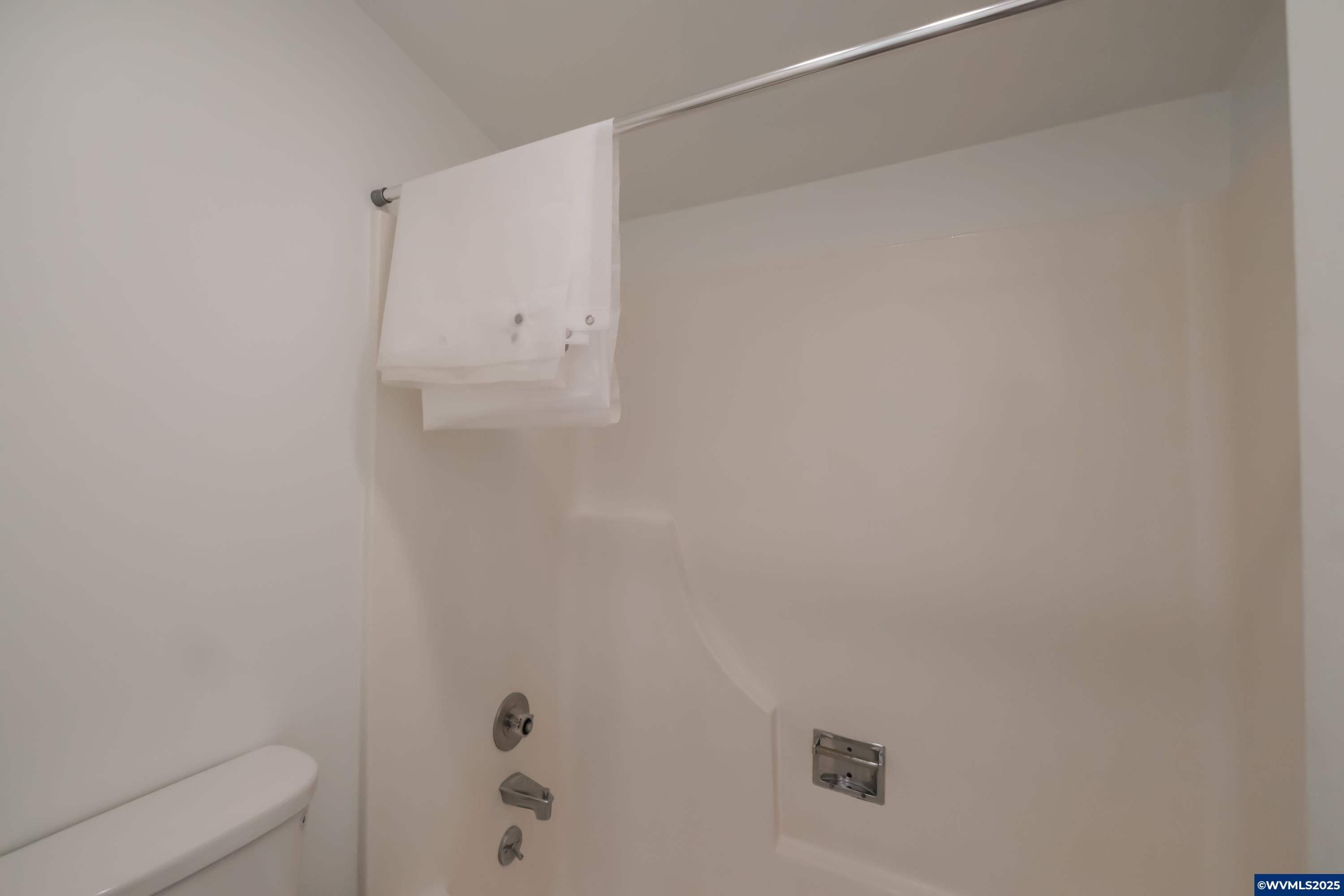 Florence, Oregon 97439, United States, 2 Bedrooms Bedrooms, ,2 BathroomsBathrooms,Residential,Active,95482