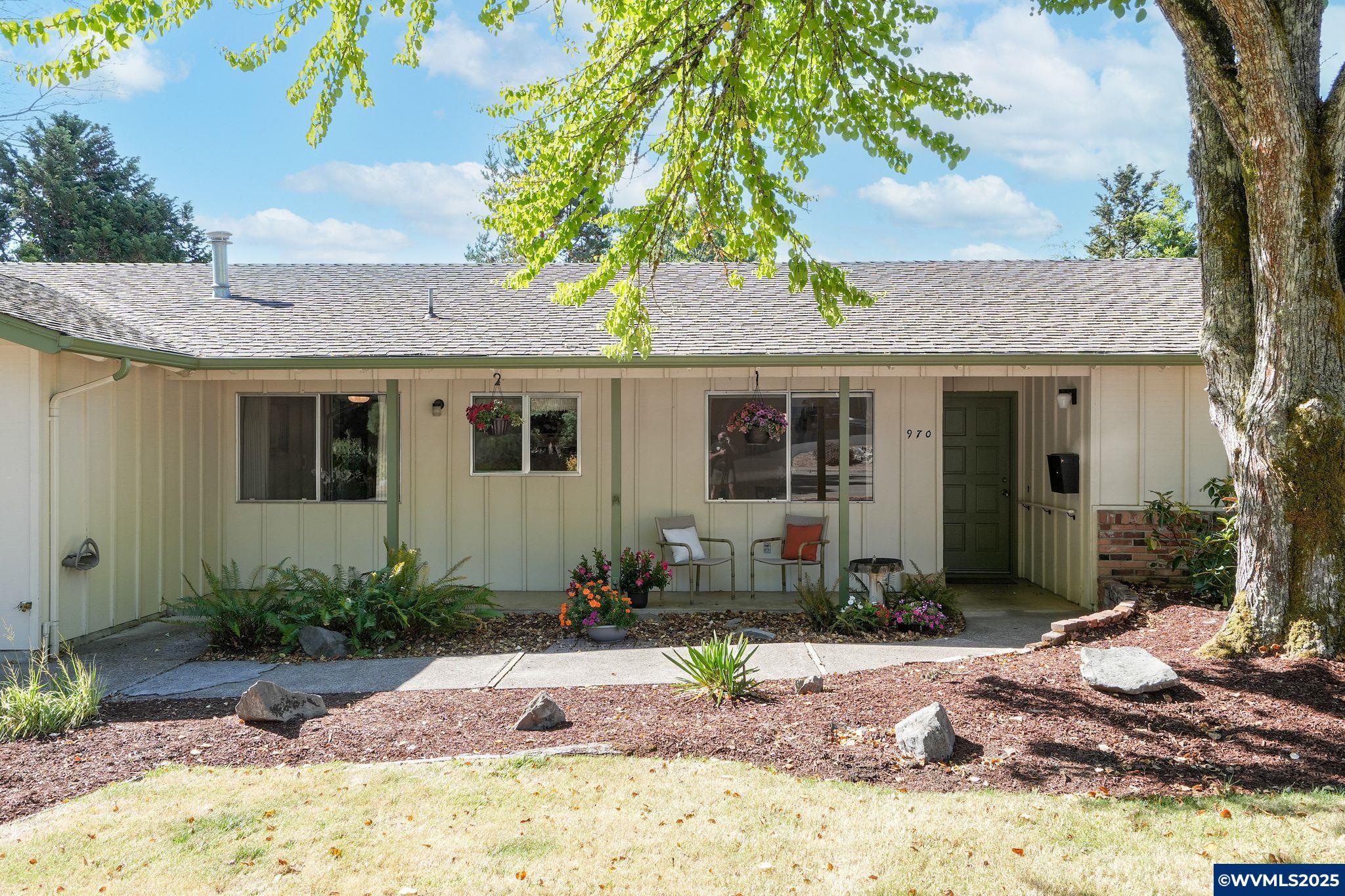 970 NW Conifer Bl