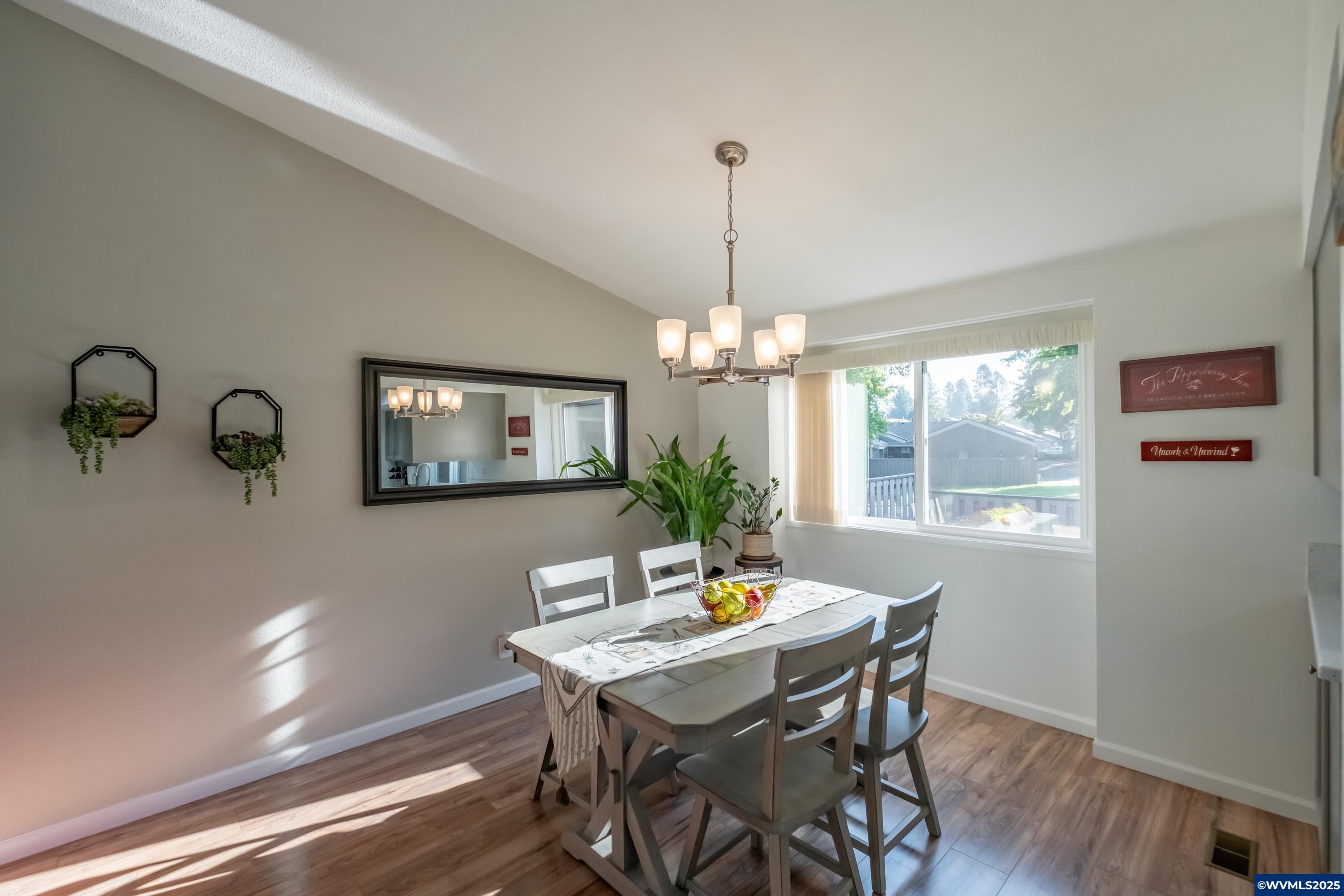 Salem, Oregon 97306, United States, 3 Bedrooms Bedrooms, ,2 BathroomsBathrooms,Residential,Active,216436