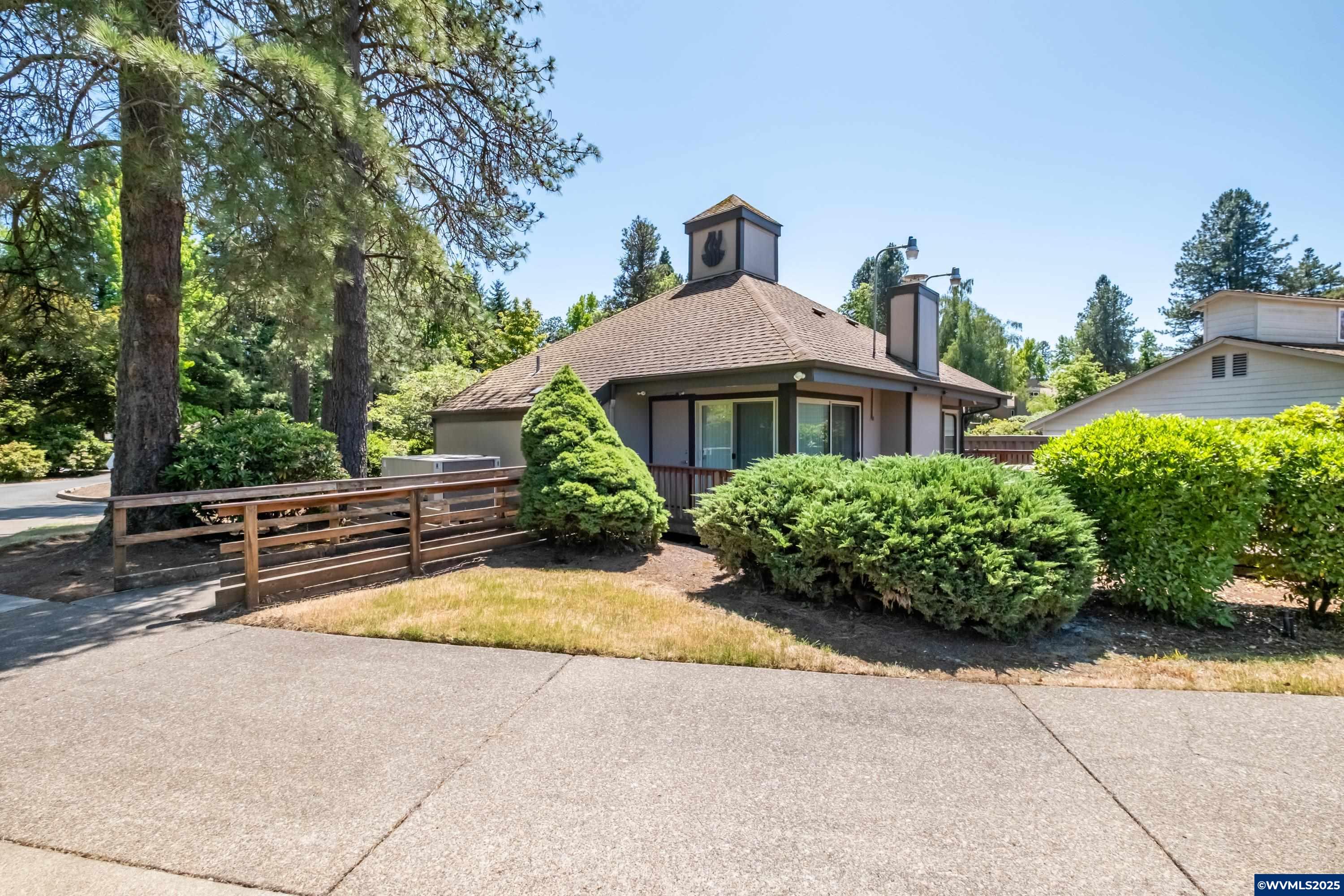 Salem, Oregon 97306, United States, 3 Bedrooms Bedrooms, ,2 BathroomsBathrooms,Residential,Active,216436