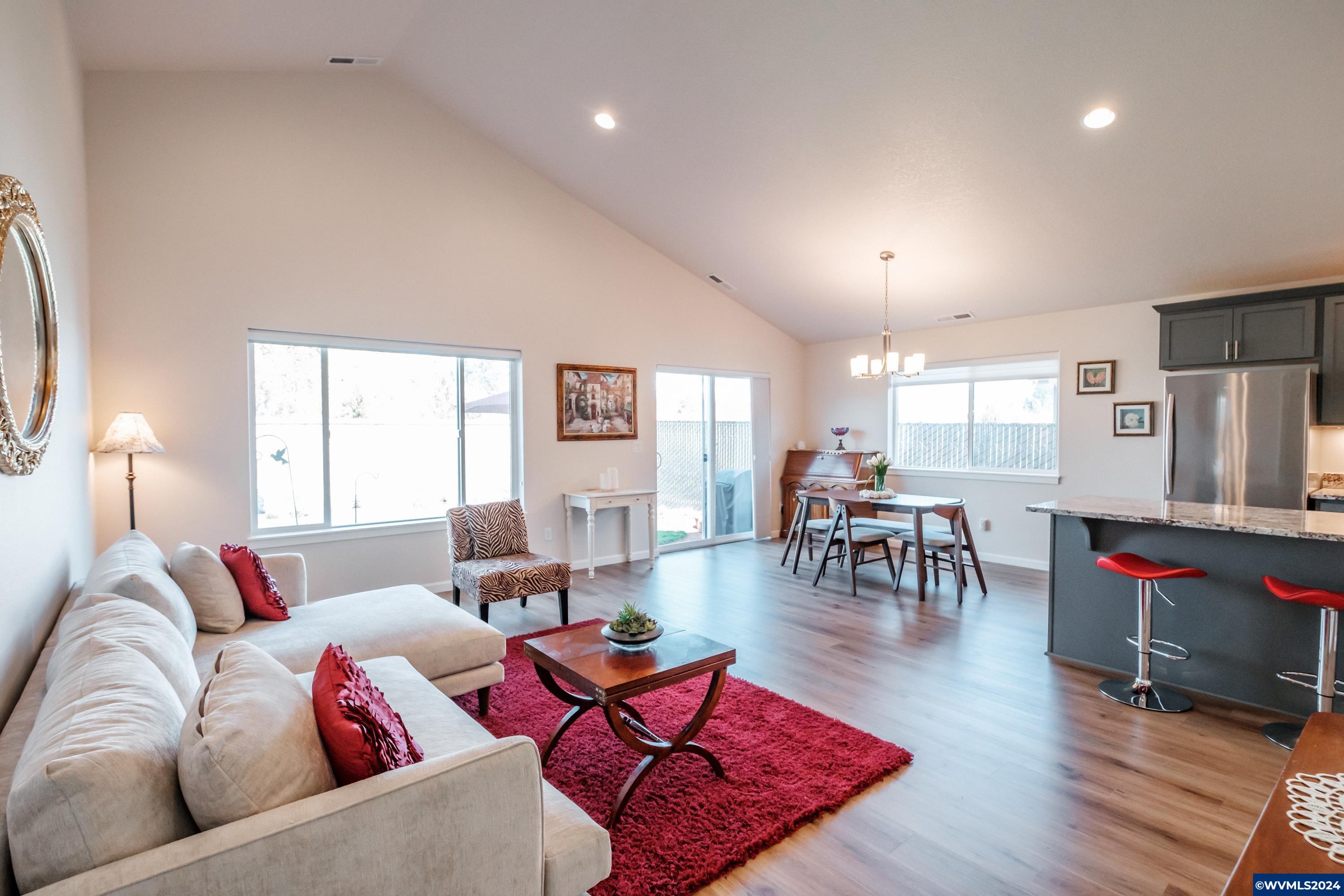 Dallas, Oregon 97338, United States, 3 Bedrooms Bedrooms, ,2 BathroomsBathrooms,Residential,Active,43343