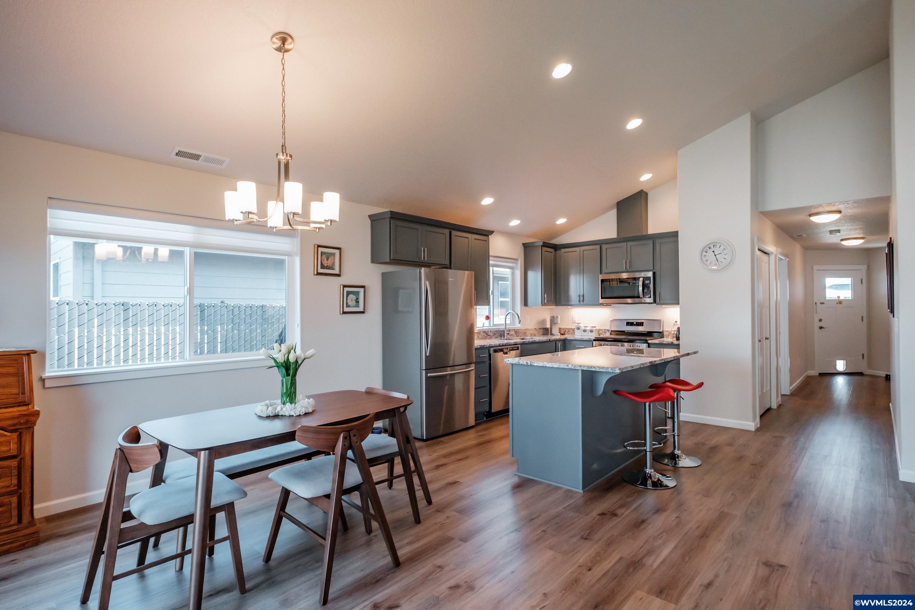 Dallas, Oregon 97338, United States, 3 Bedrooms Bedrooms, ,2 BathroomsBathrooms,Residential,Active,43343