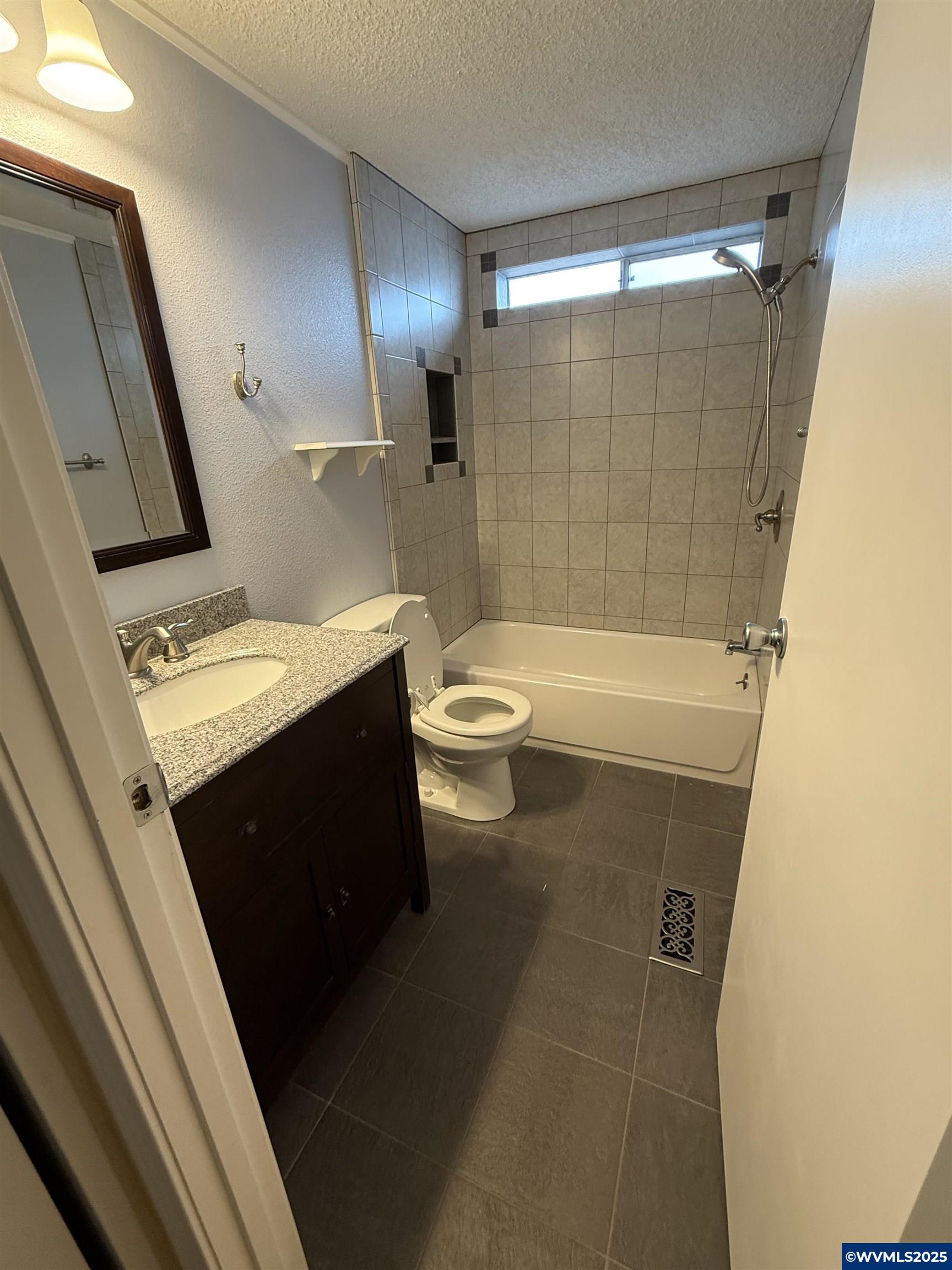 34505 Riverside (unit 9) Dr