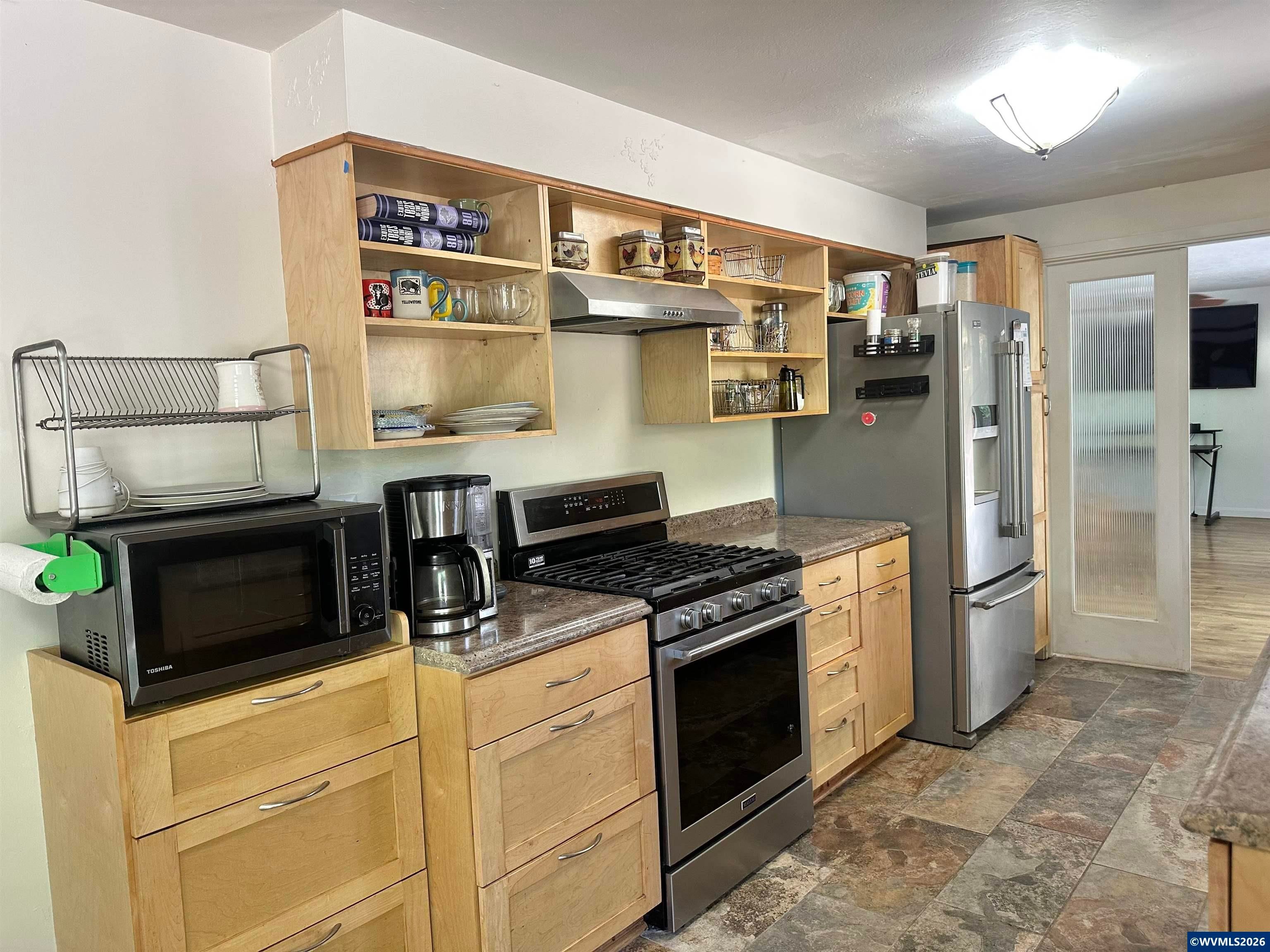 2935 NW Taft Av