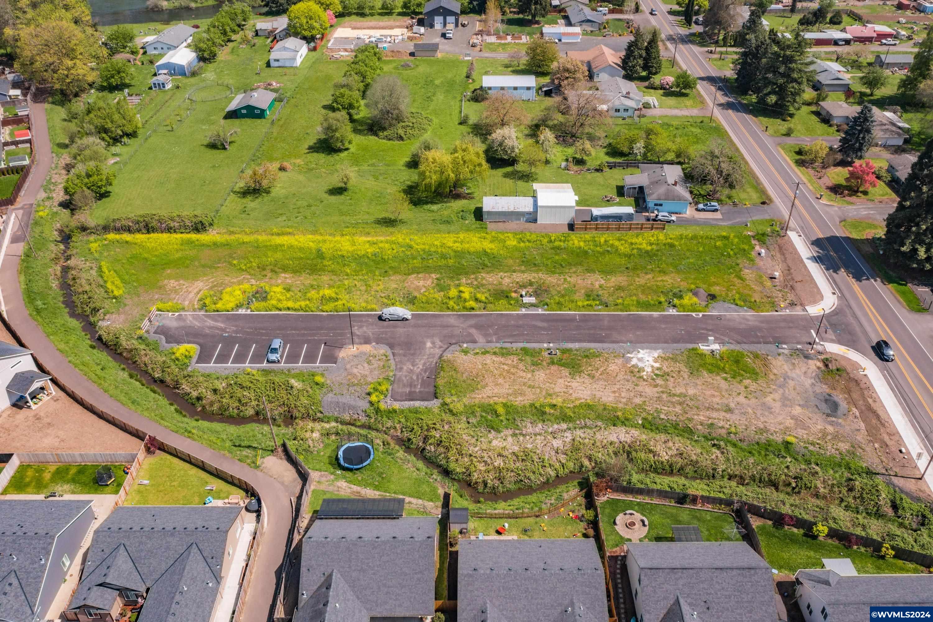 Lebanon, Oregon 97355, United States, 6 Bedrooms Bedrooms, ,6 BathroomsBathrooms,Residential,Active,64698