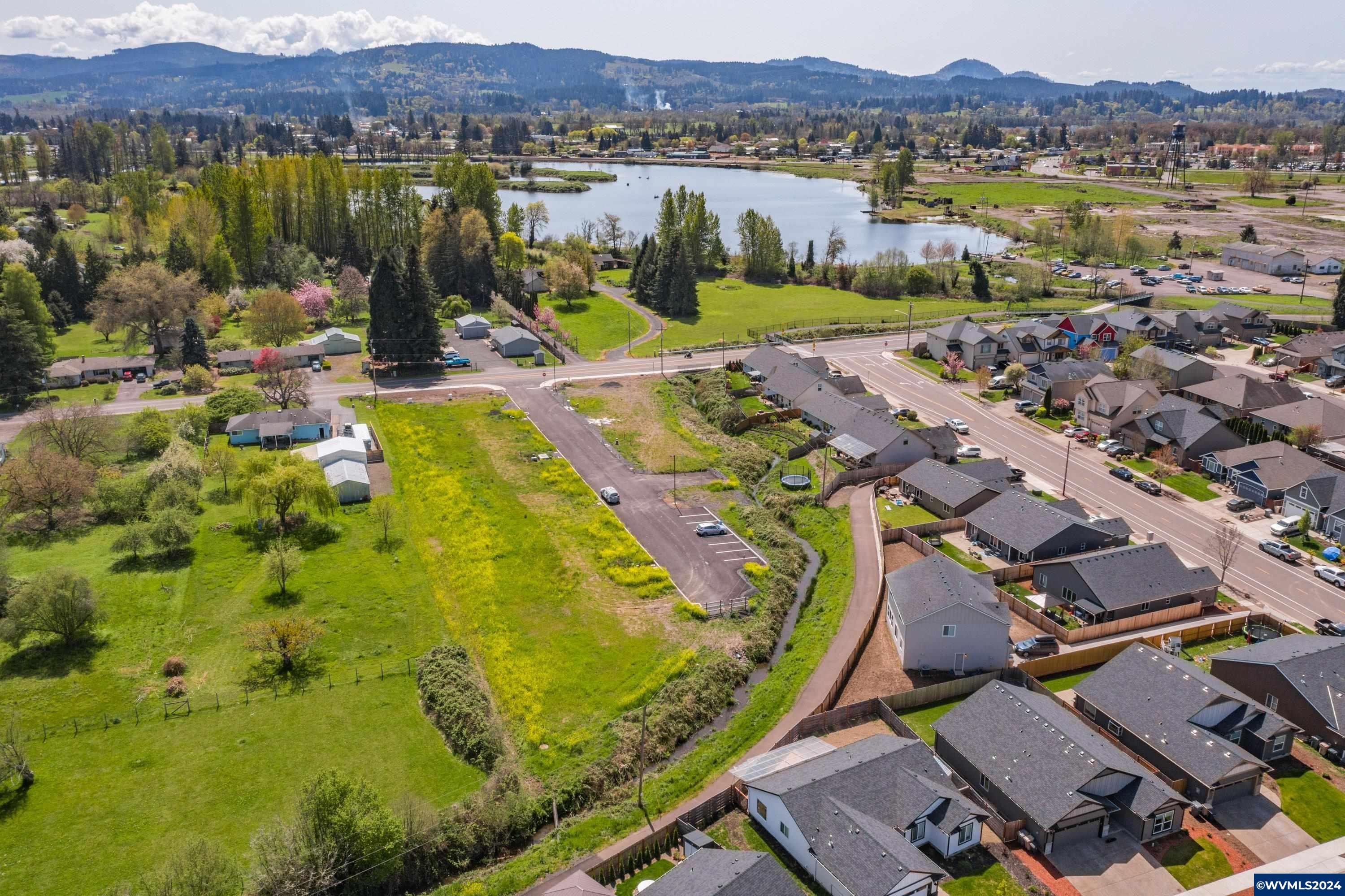 Lebanon, Oregon 97355, United States, 6 Bedrooms Bedrooms, ,6 BathroomsBathrooms,Residential,Active,64698