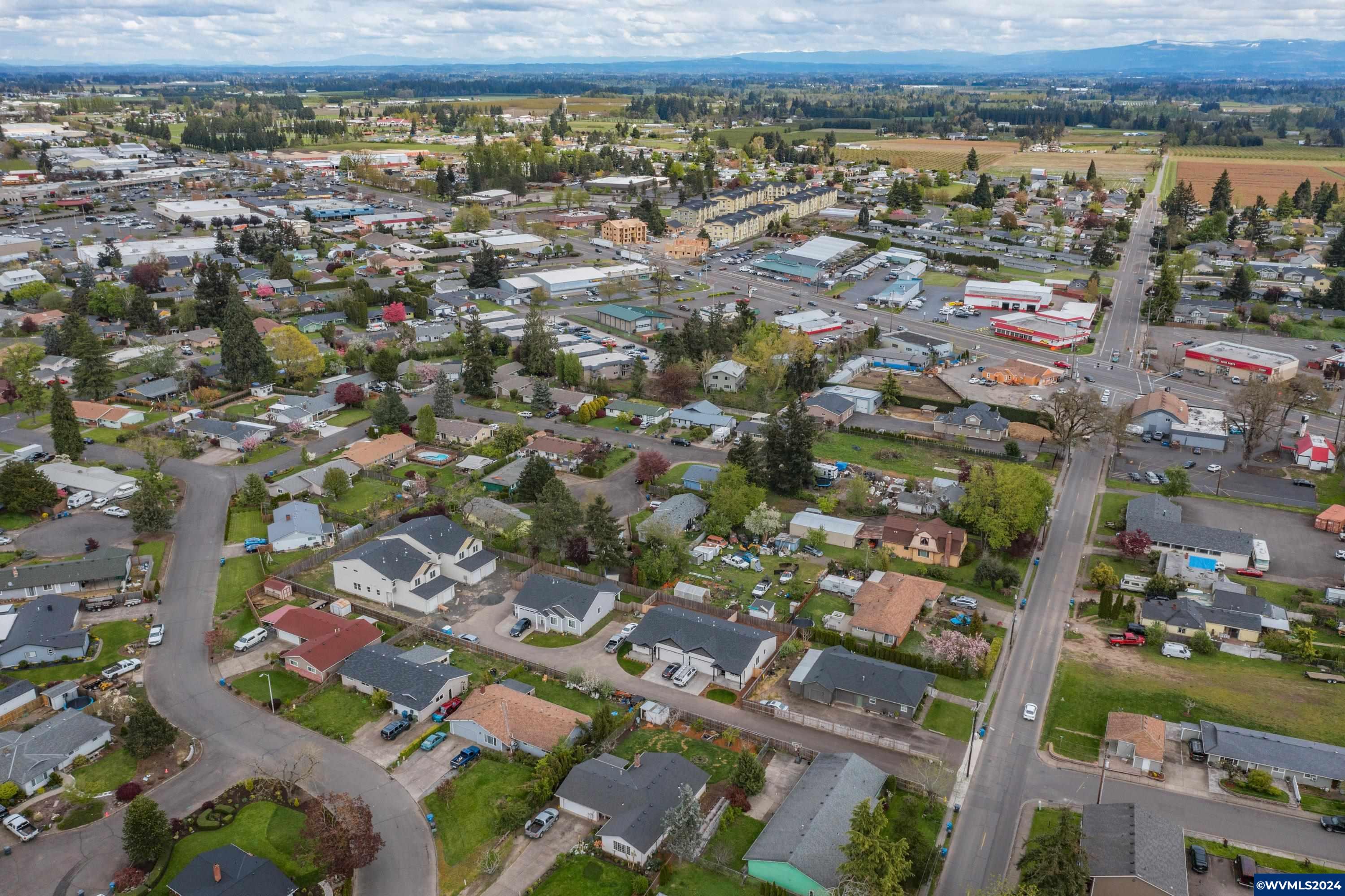 Lebanon, Oregon 97355, United States, 6 Bedrooms Bedrooms, ,6 BathroomsBathrooms,Residential,Active,64698