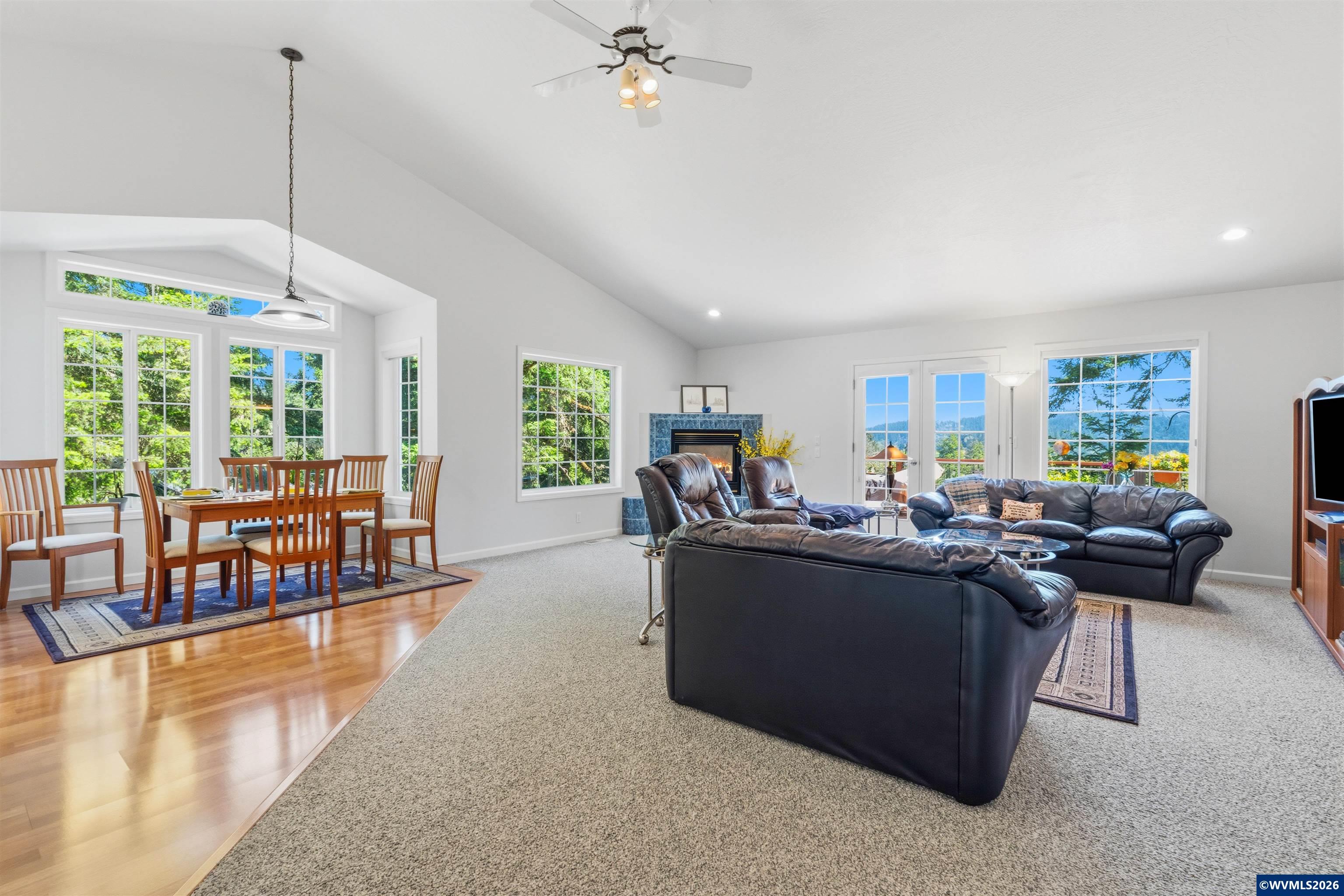 151 Rockridge Lp