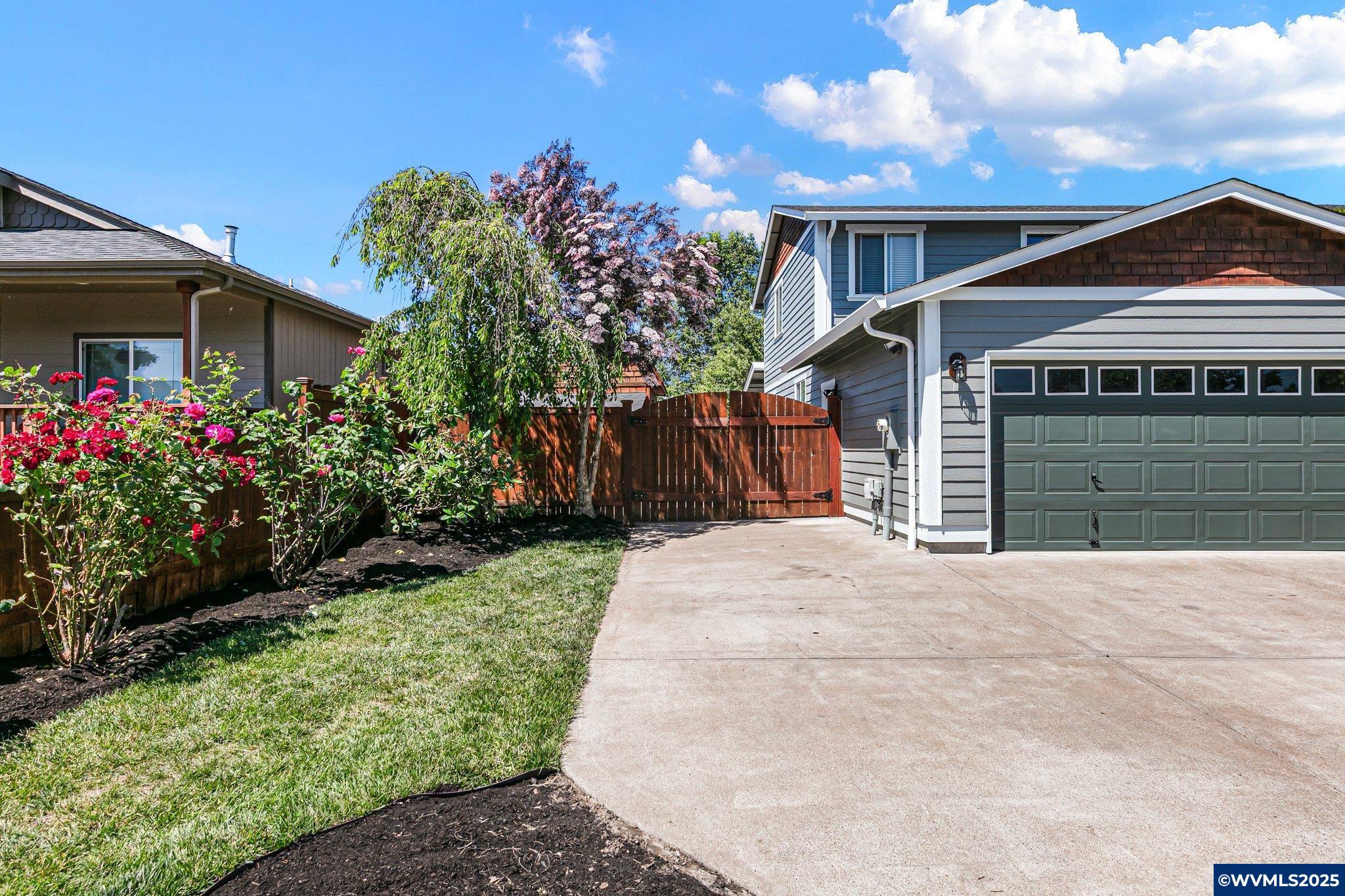 1062 Applegate Pl