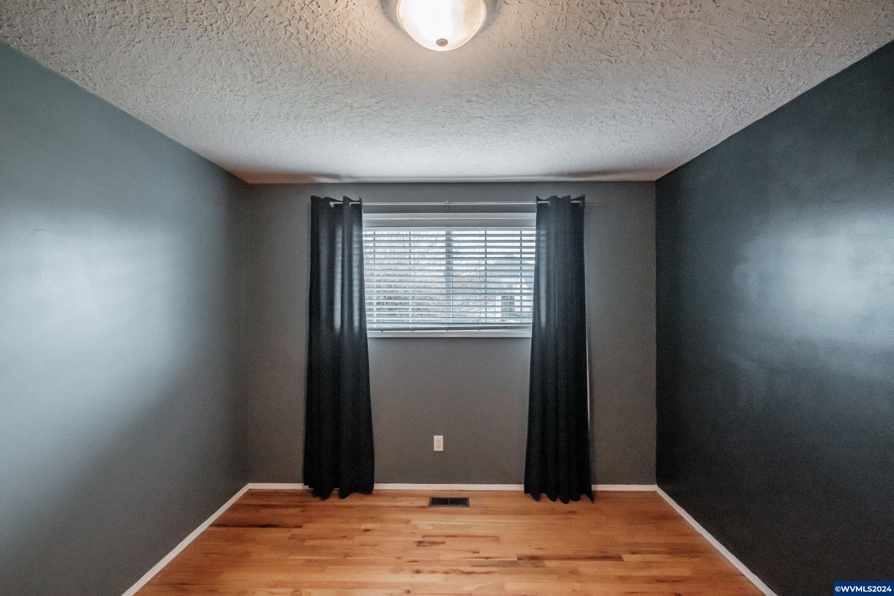 Woodburn, Oregon 97071, United States, 2 Bedrooms Bedrooms, ,2 BathroomsBathrooms,Residential,Pending,26750