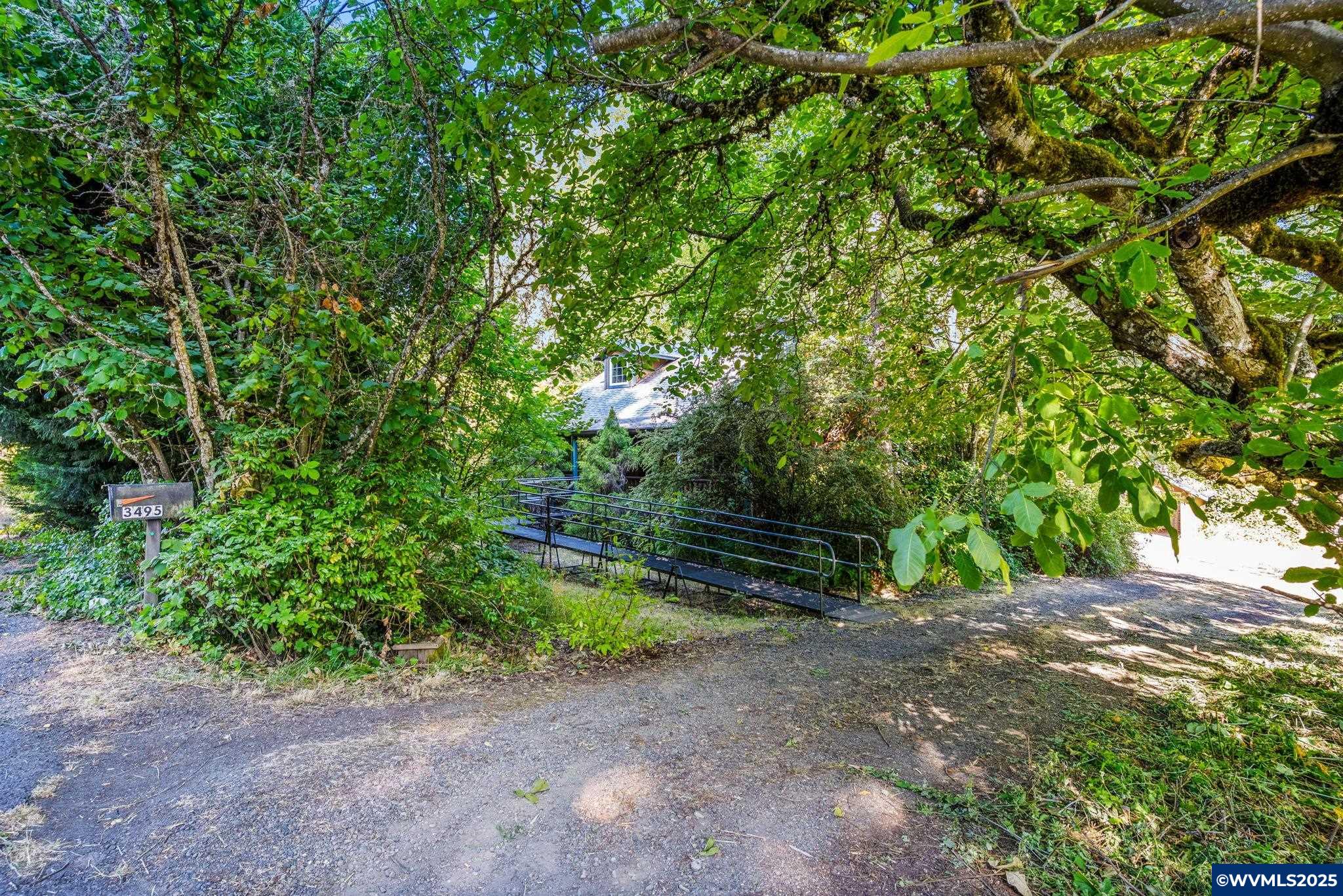3495 River Rd S
