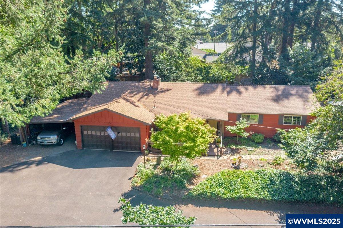955 Albert Dr SE