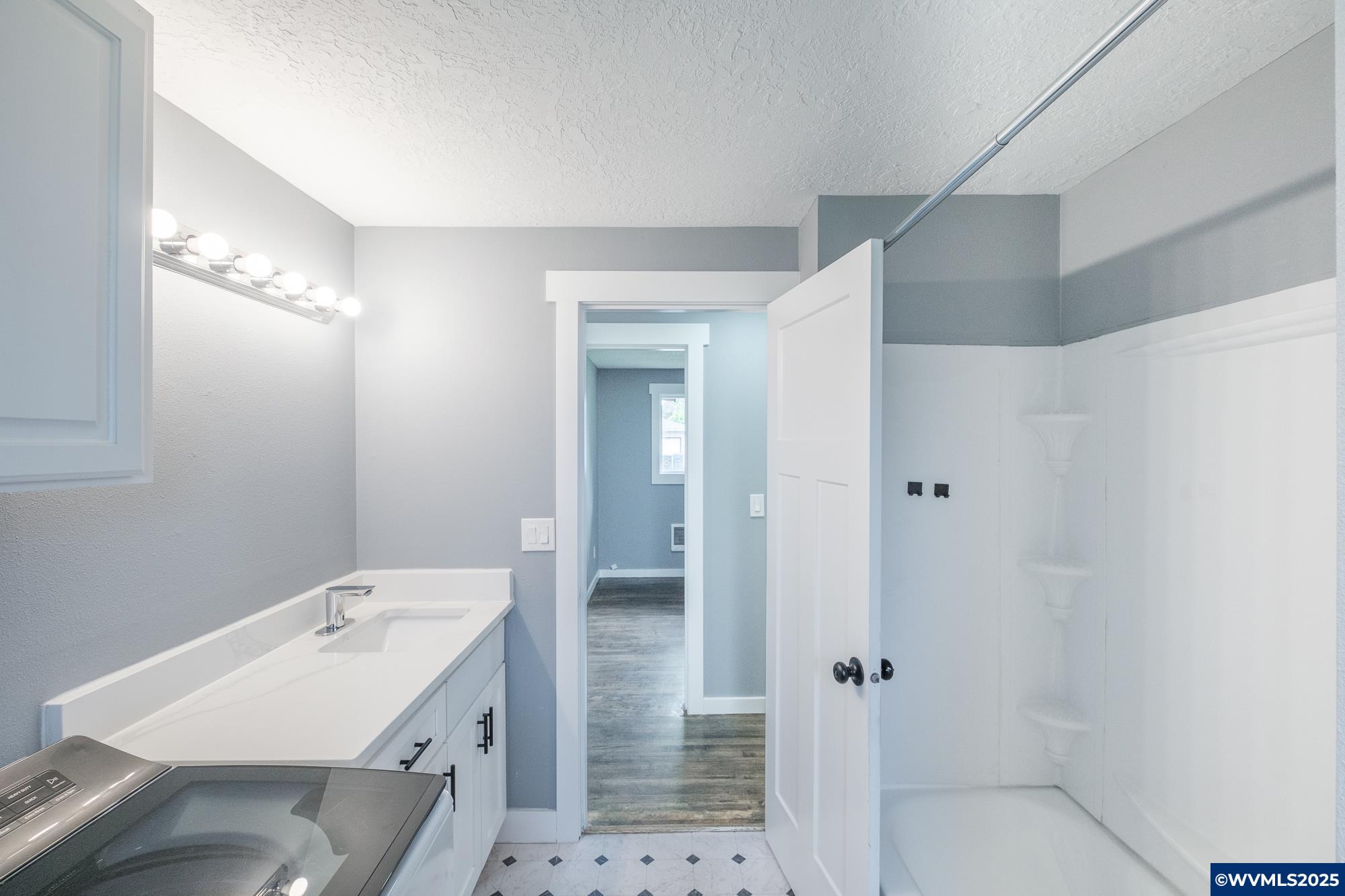 Salem, Oregon 97301, United States, 3 Bedrooms Bedrooms, ,1 BathroomBathrooms,Residential,Active,133851