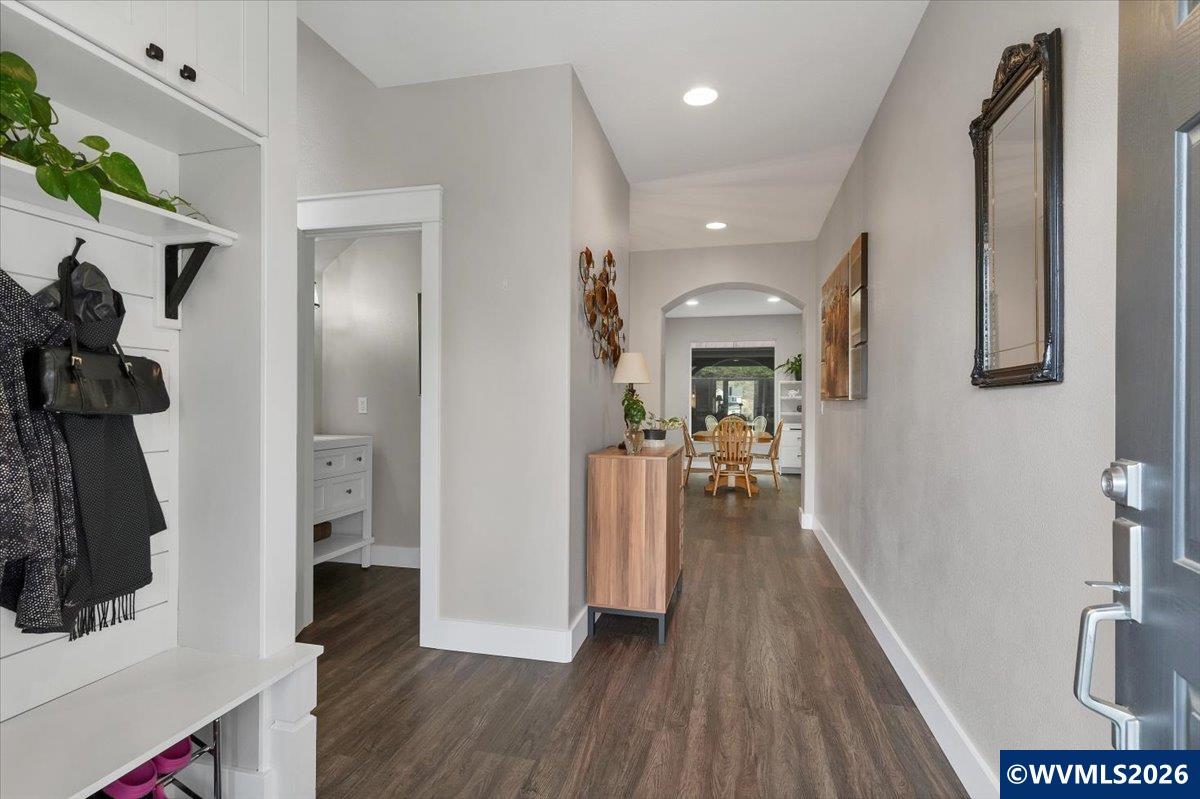 1155 Little John Lp NW