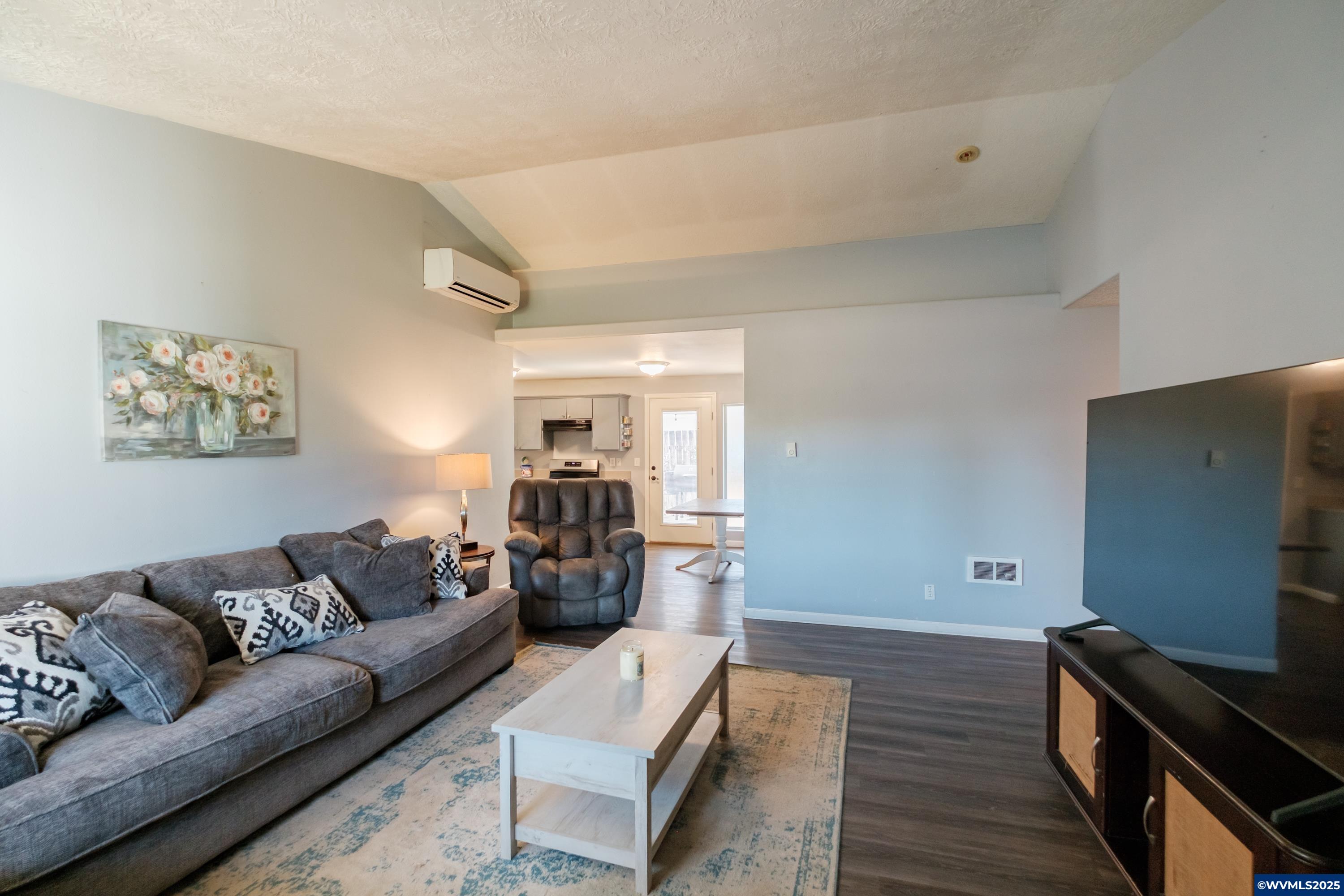 4676 Mahogany Ln