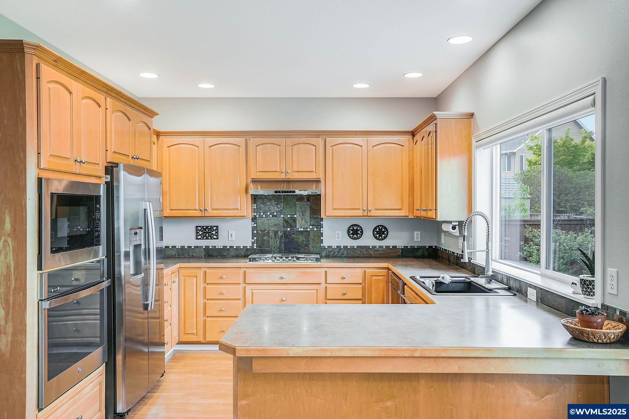 Salem, Oregon 97304, United States, 4 Bedrooms Bedrooms, ,3 BathroomsBathrooms,Residential,Active,148091