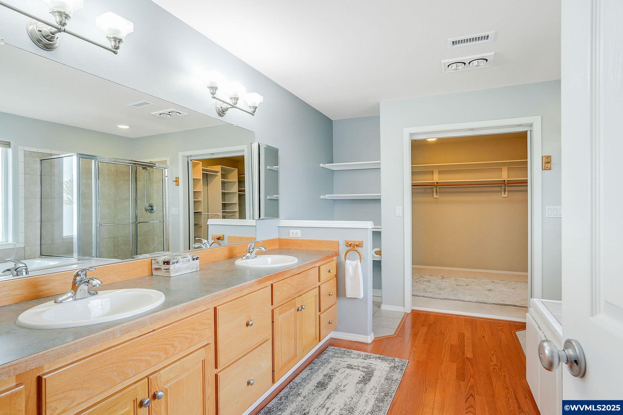 Salem, Oregon 97304, United States, 4 Bedrooms Bedrooms, ,3 BathroomsBathrooms,Residential,Active,148091