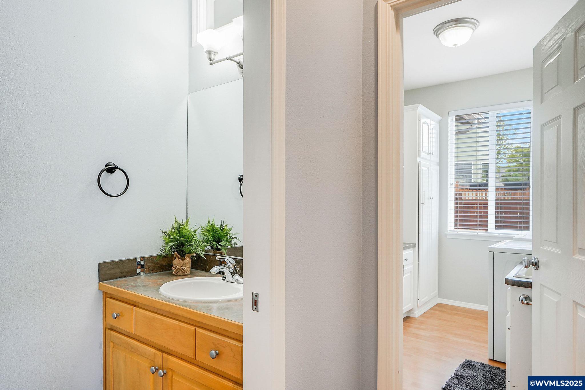 Salem, Oregon 97304, United States, 4 Bedrooms Bedrooms, ,3 BathroomsBathrooms,Residential,Active,148091