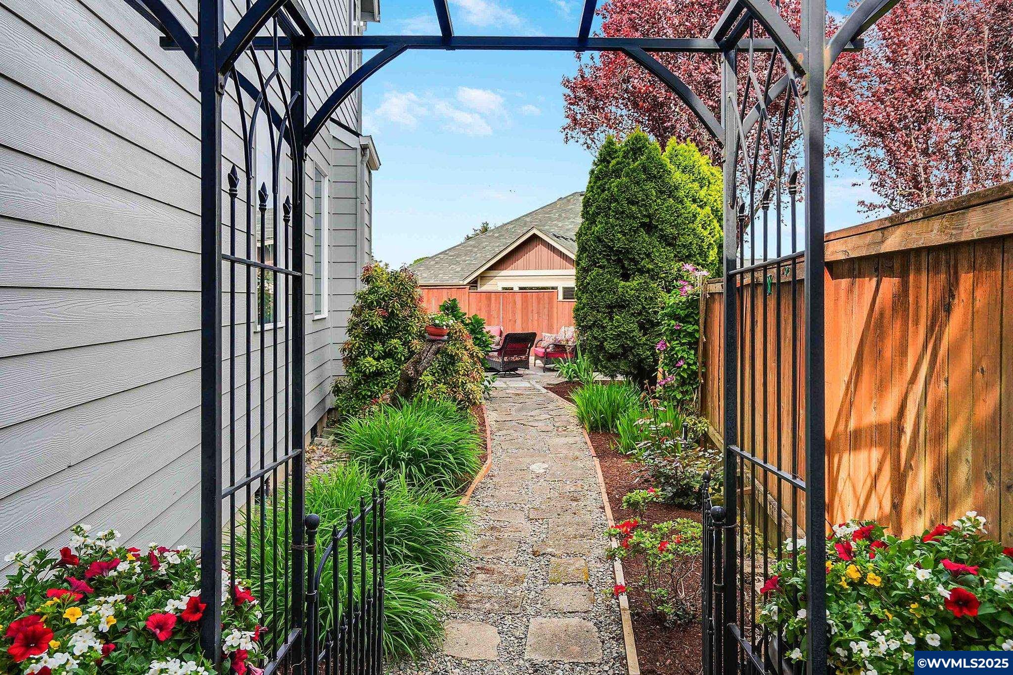 Salem, Oregon 97304, United States, 4 Bedrooms Bedrooms, ,3 BathroomsBathrooms,Residential,Active,148091