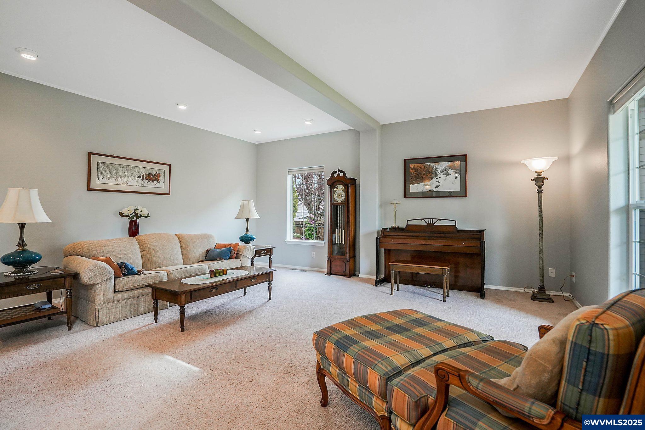 Salem, Oregon 97304, United States, 4 Bedrooms Bedrooms, ,3 BathroomsBathrooms,Residential,Active,148091