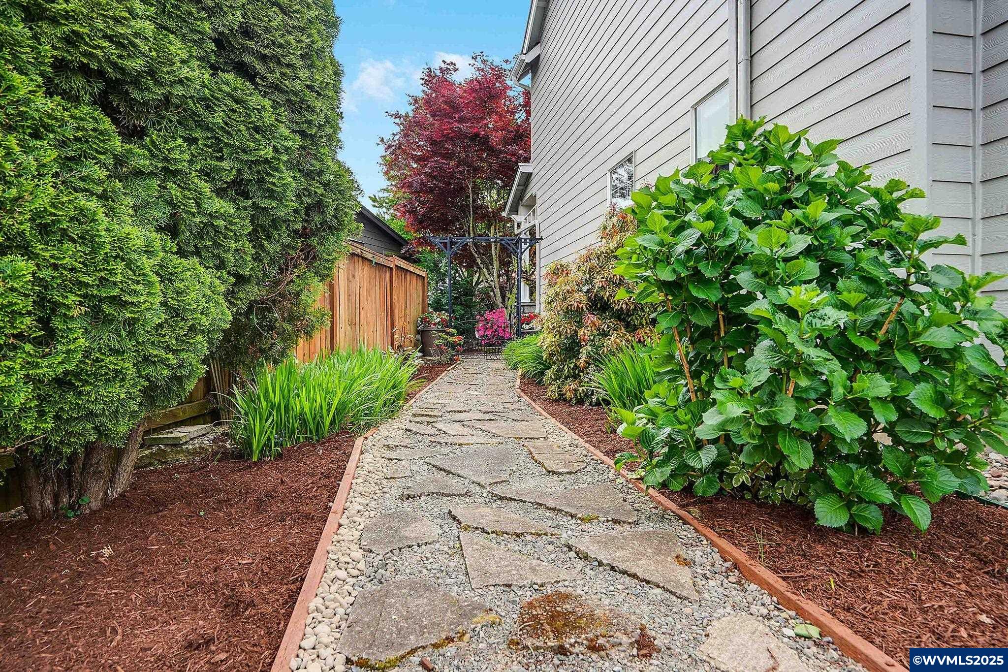 Salem, Oregon 97304, United States, 4 Bedrooms Bedrooms, ,3 BathroomsBathrooms,Residential,Active,148091