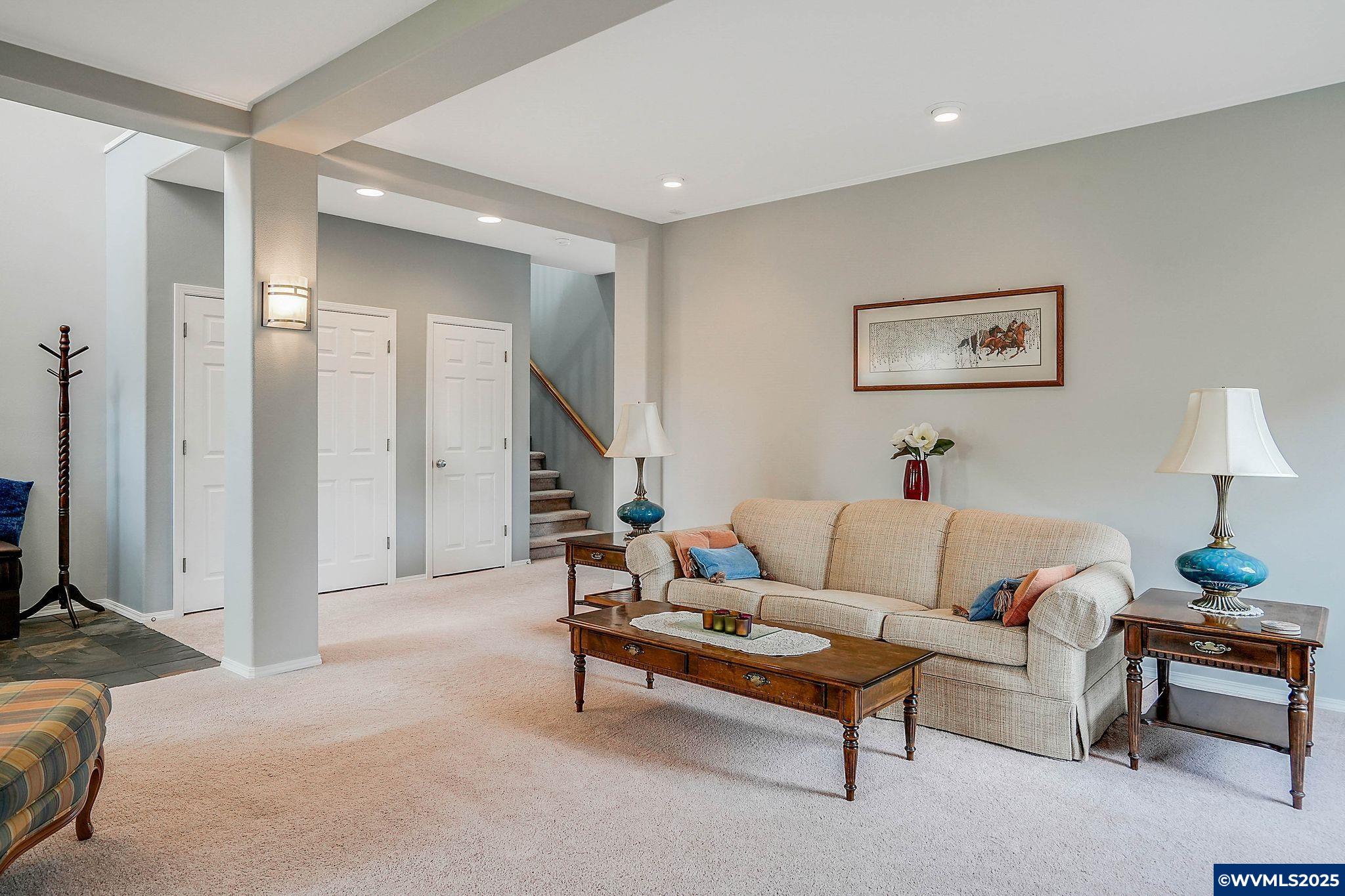 Salem, Oregon 97304, United States, 4 Bedrooms Bedrooms, ,3 BathroomsBathrooms,Residential,Active,148091