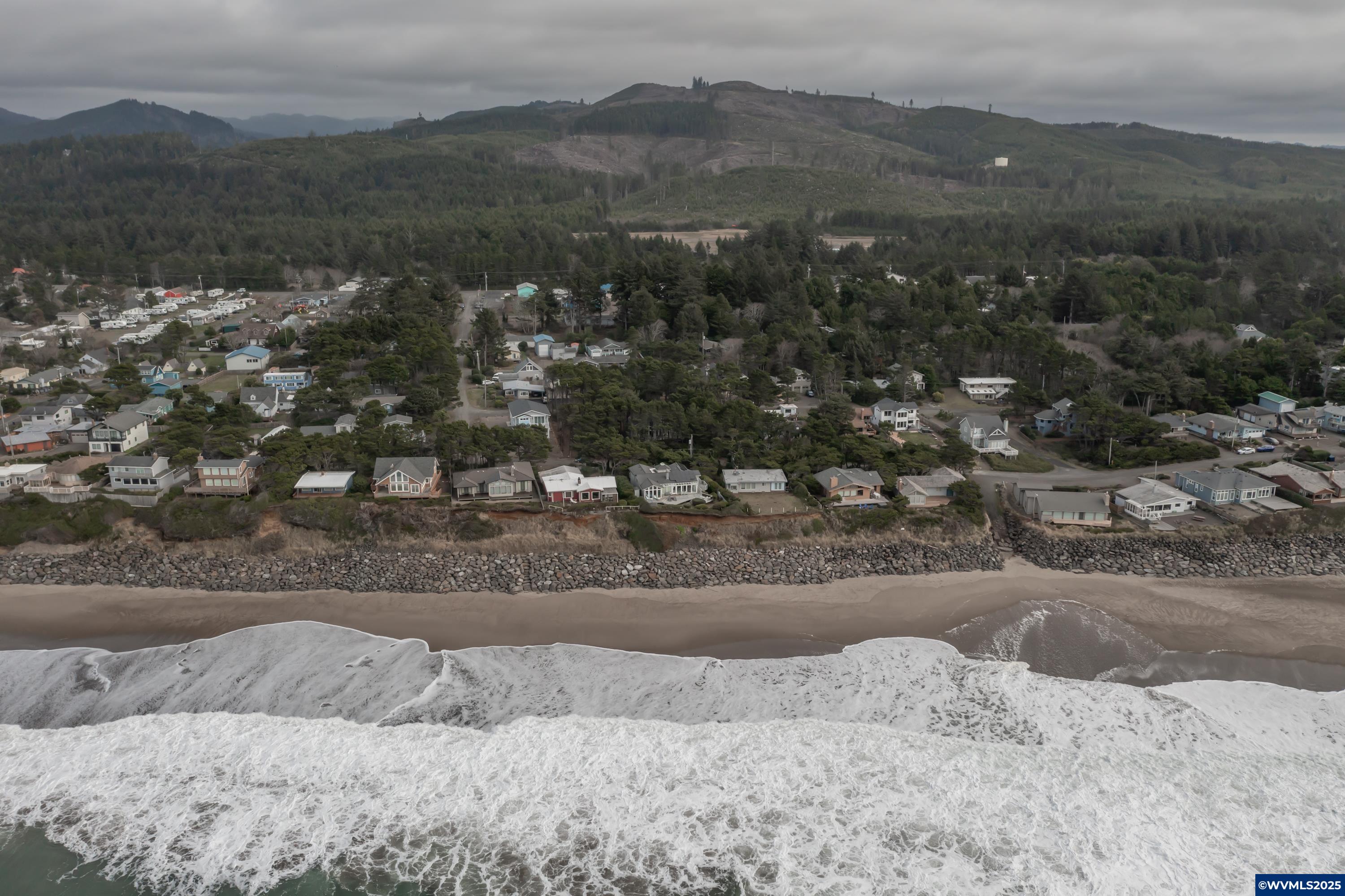 Gleneden Beach, Oregon 97388, United States, 2 Bedrooms Bedrooms, ,3 BathroomsBathrooms,Residential,Active,17126
