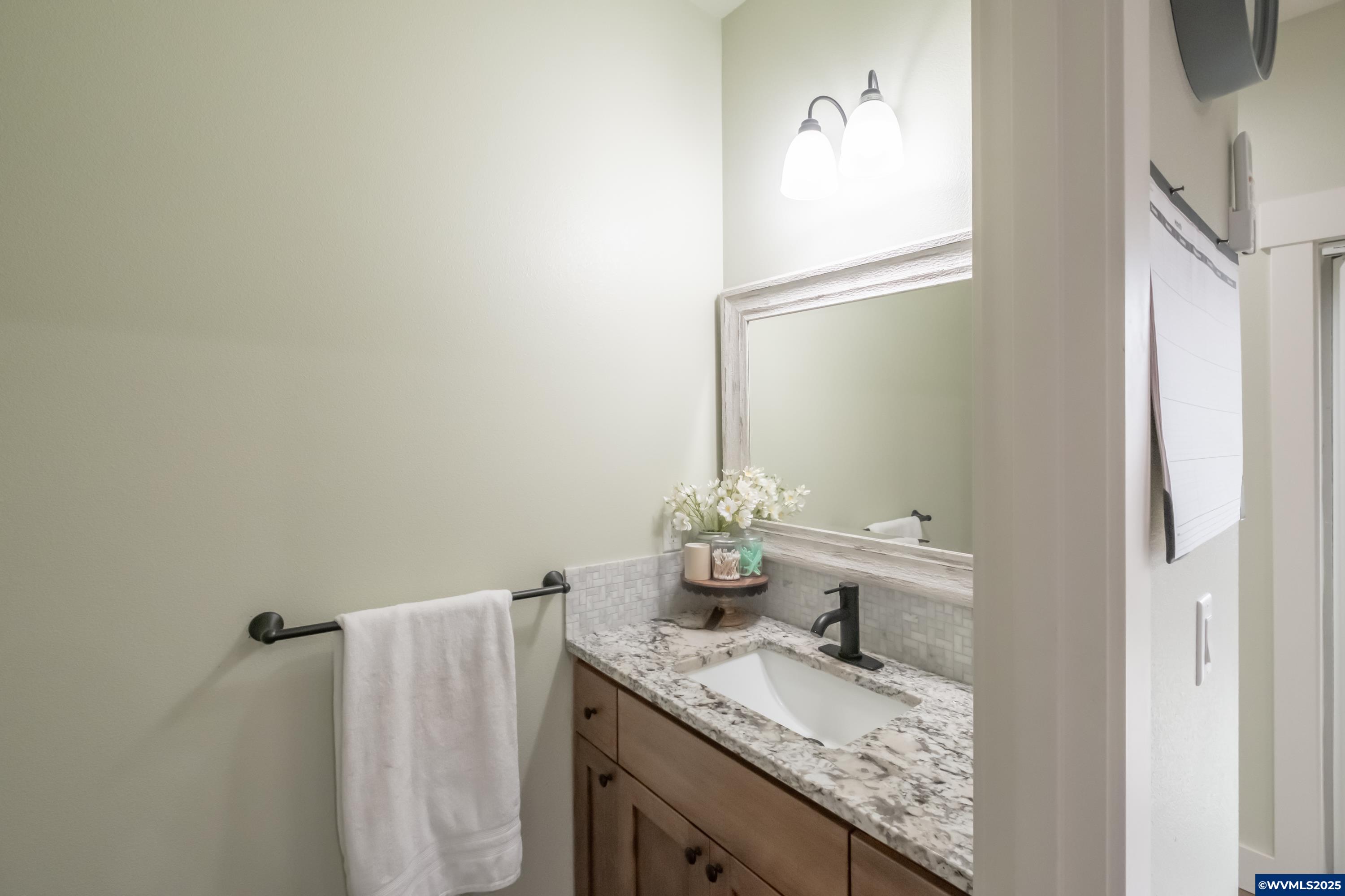 Gleneden Beach, Oregon 97388, United States, 2 Bedrooms Bedrooms, ,3 BathroomsBathrooms,Residential,Active,17126