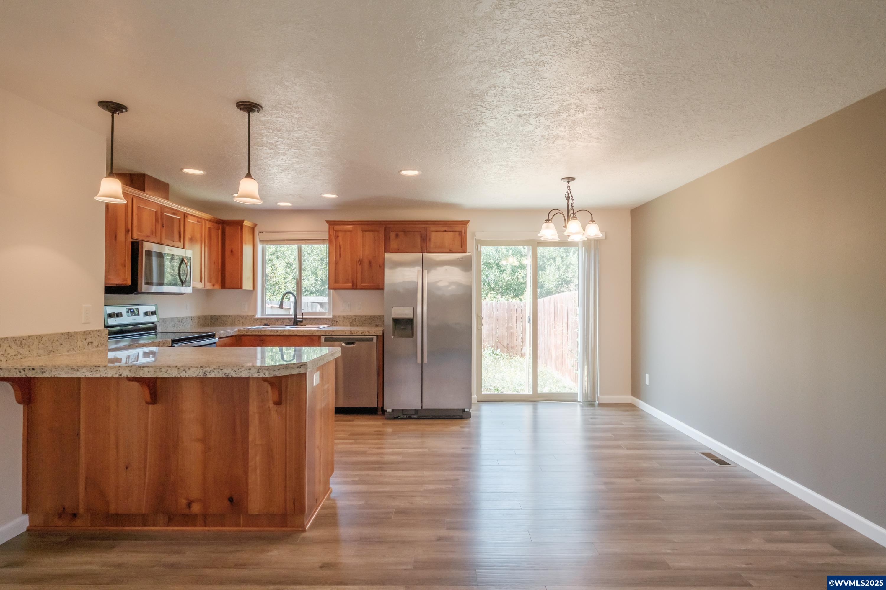 1252 Ct Linden / 1243 40th Av