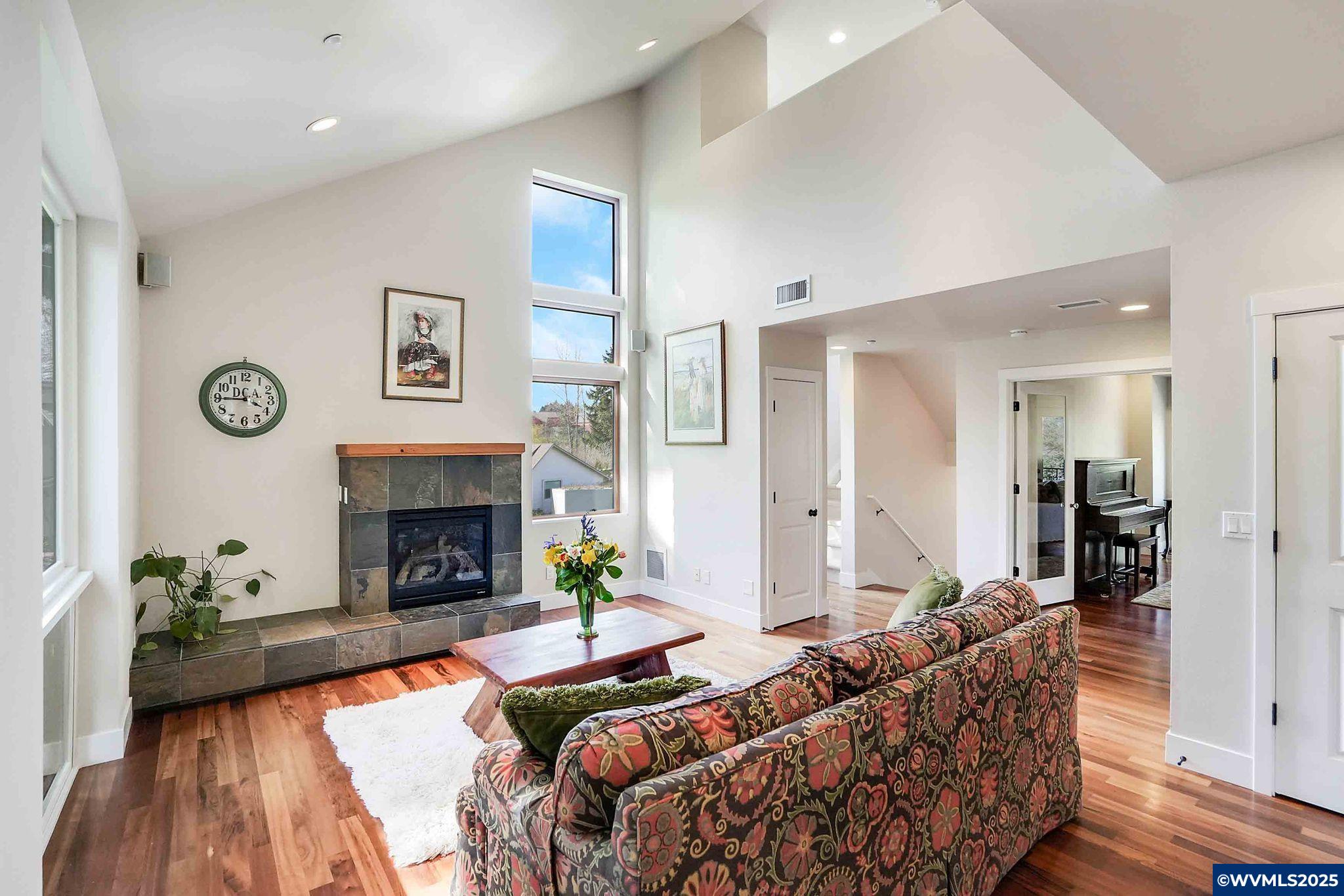 Salem, Oregon 97302, United States, 3 Bedrooms Bedrooms, ,3 BathroomsBathrooms,Residential,Active,95835