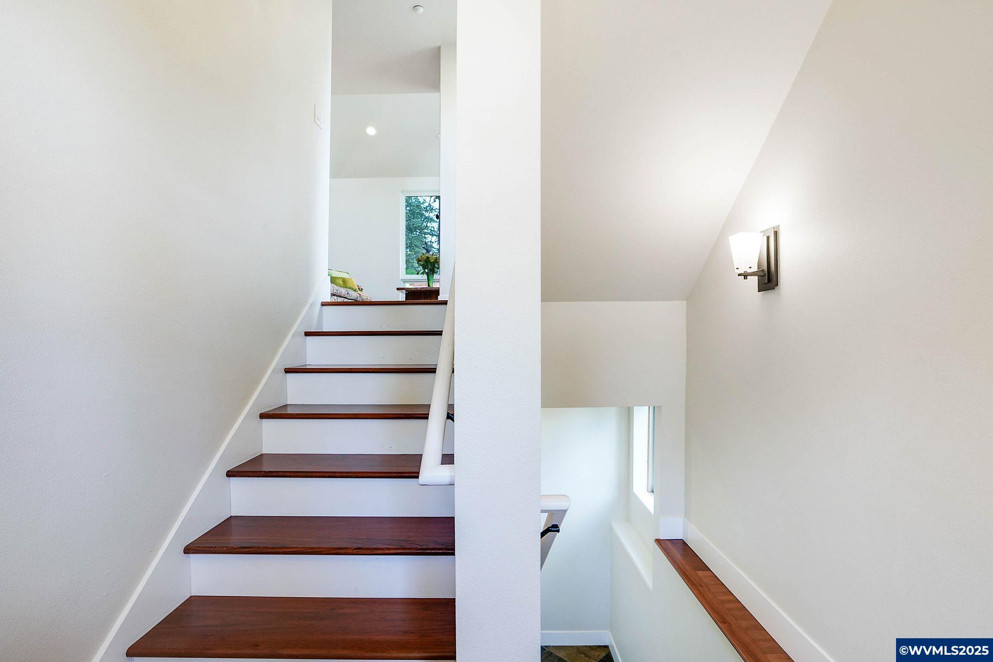 Salem, Oregon 97302, United States, 3 Bedrooms Bedrooms, ,3 BathroomsBathrooms,Residential,Active,95835