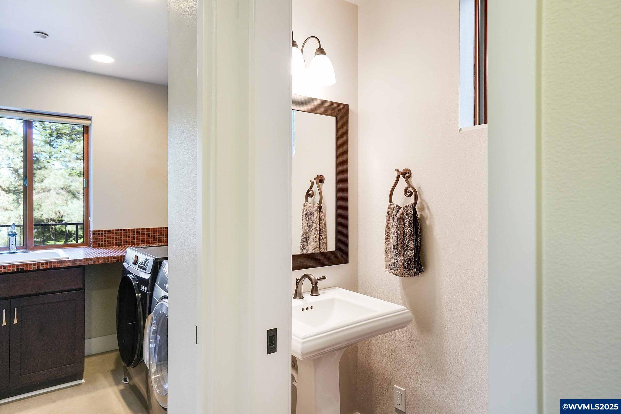 Salem, Oregon 97302, United States, 3 Bedrooms Bedrooms, ,3 BathroomsBathrooms,Residential,Active,95835