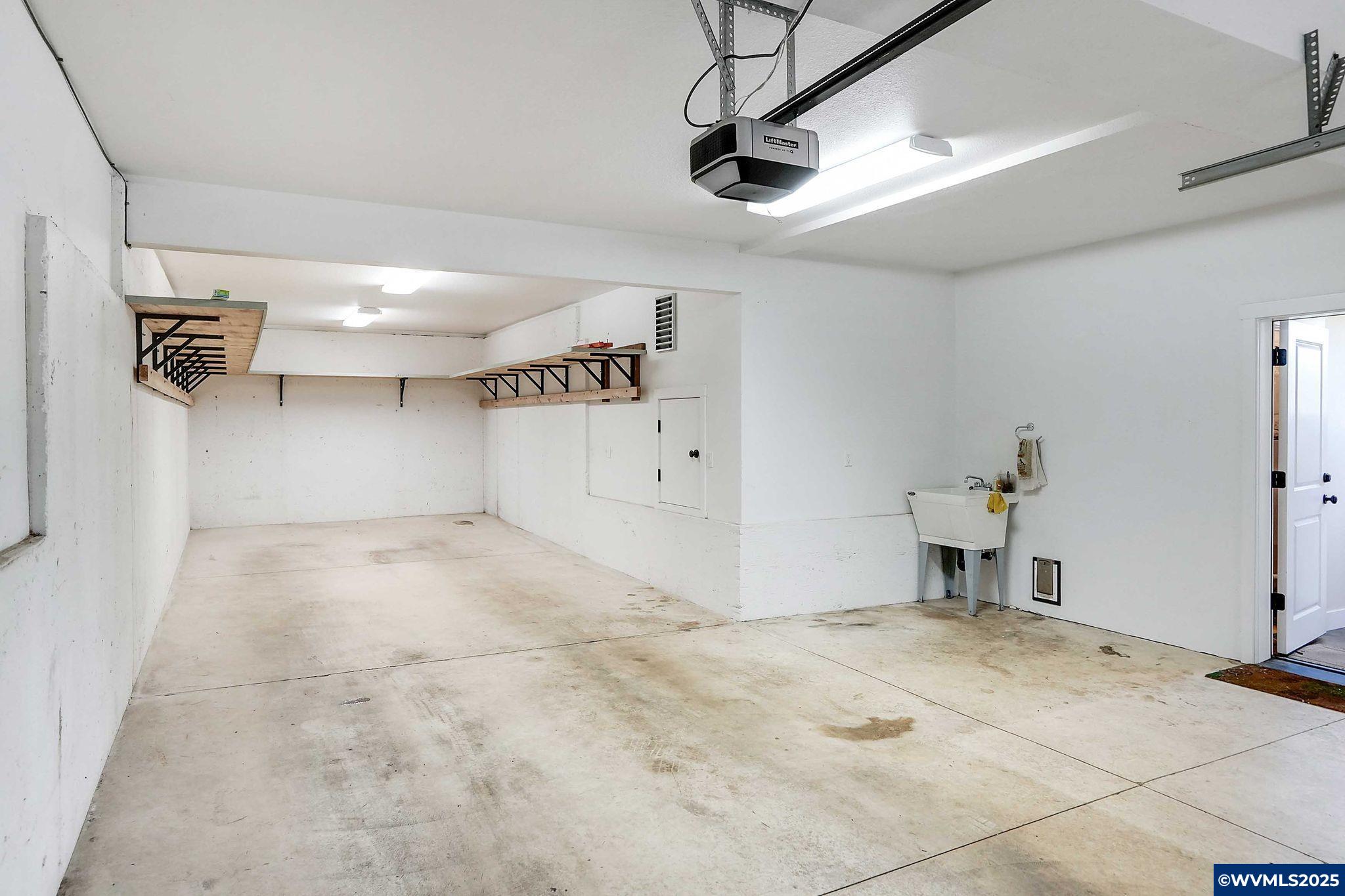 Salem, Oregon 97302, United States, 3 Bedrooms Bedrooms, ,3 BathroomsBathrooms,Residential,Active,95835