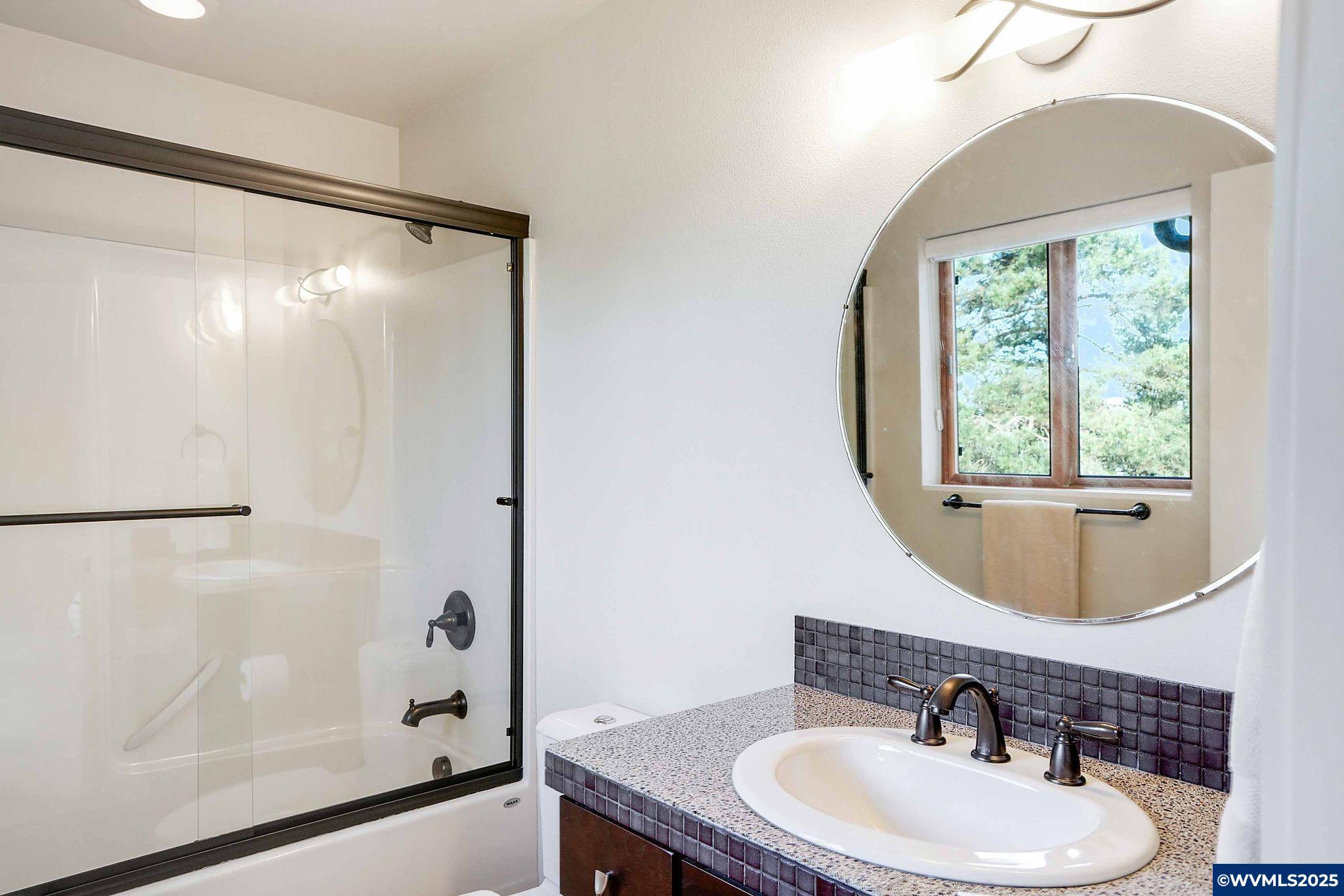 Salem, Oregon 97302, United States, 3 Bedrooms Bedrooms, ,3 BathroomsBathrooms,Residential,Active,95835