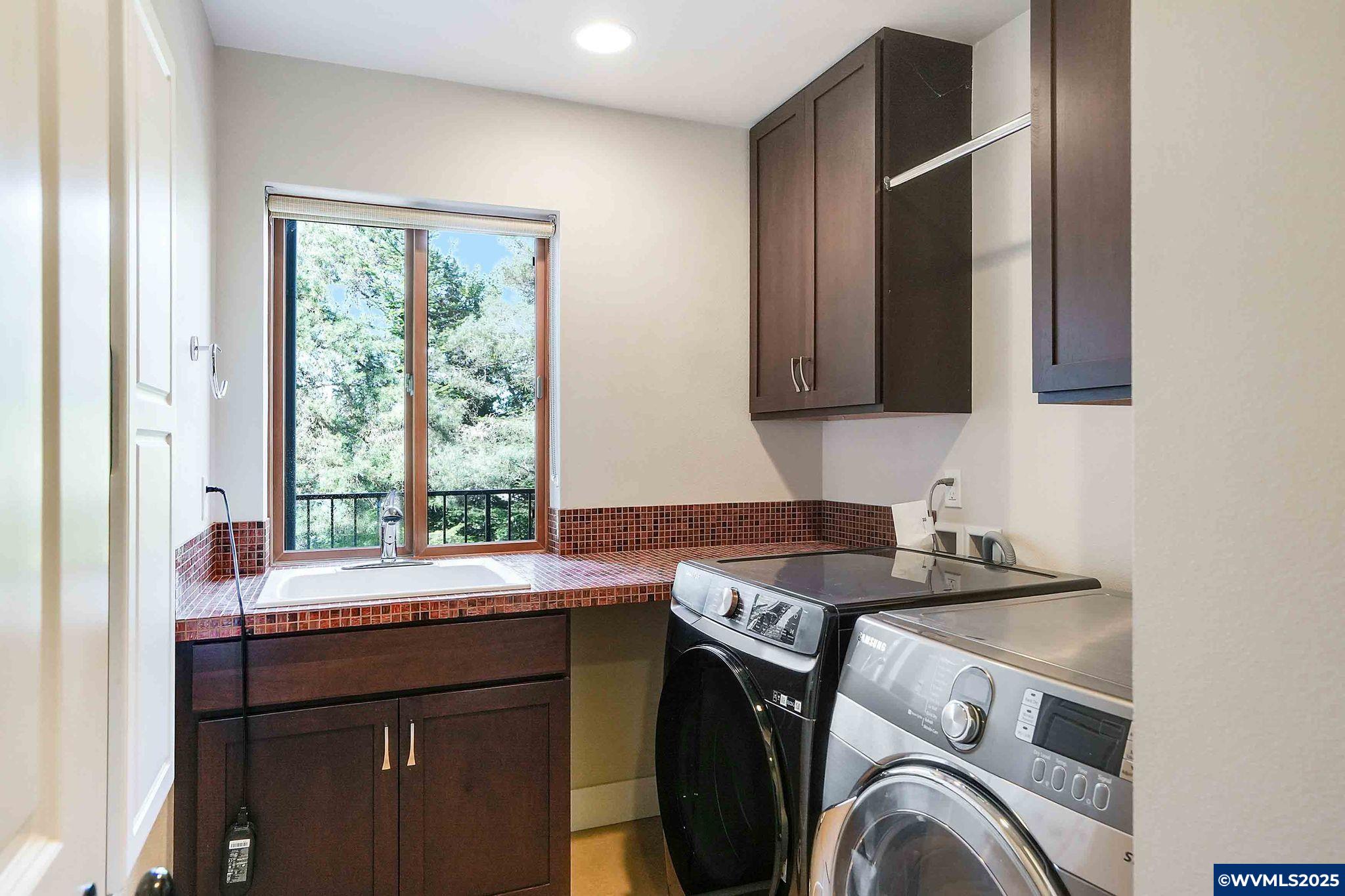 Salem, Oregon 97302, United States, 3 Bedrooms Bedrooms, ,3 BathroomsBathrooms,Residential,Active,95835