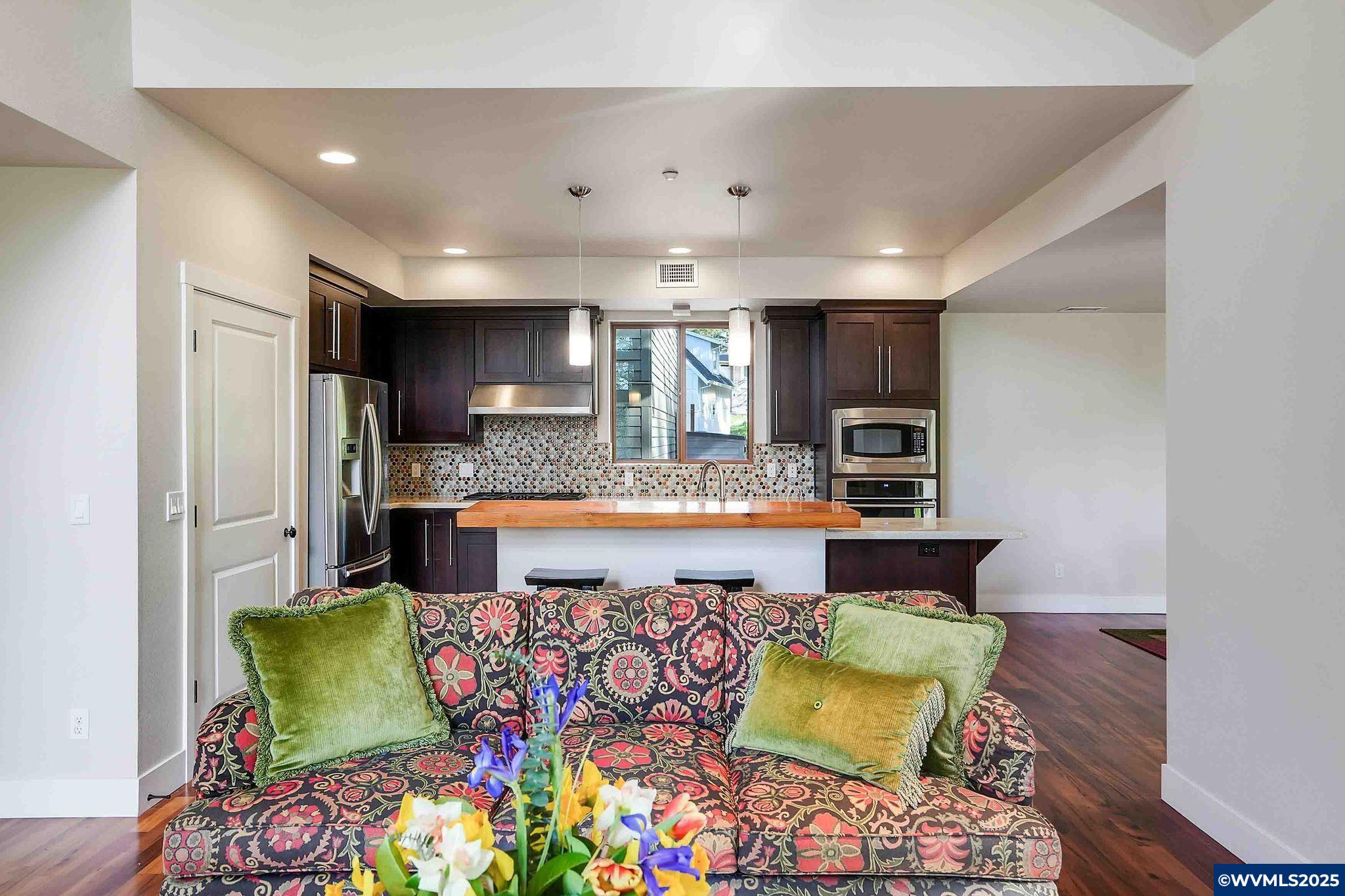 Salem, Oregon 97302, United States, 3 Bedrooms Bedrooms, ,3 BathroomsBathrooms,Residential,Active,95835