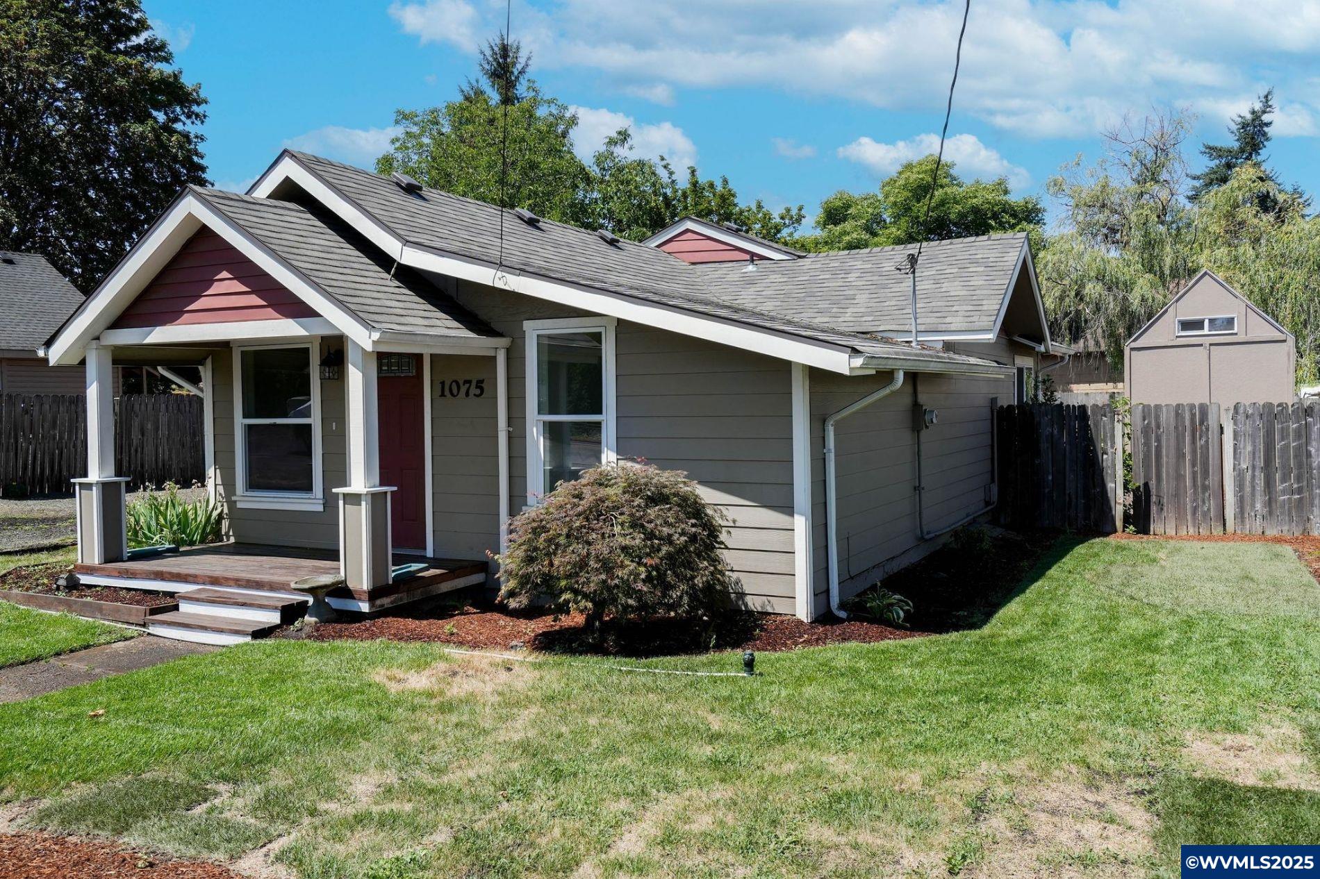 1075 SW Fairview Av