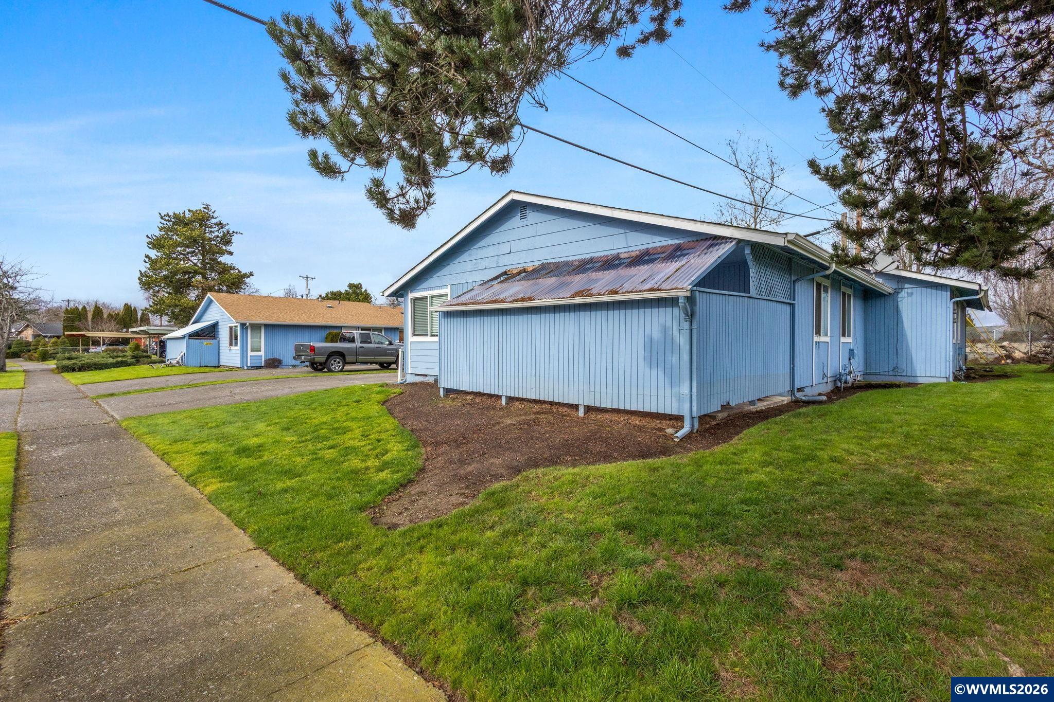 4133 & 4143 Campbell Dr SE