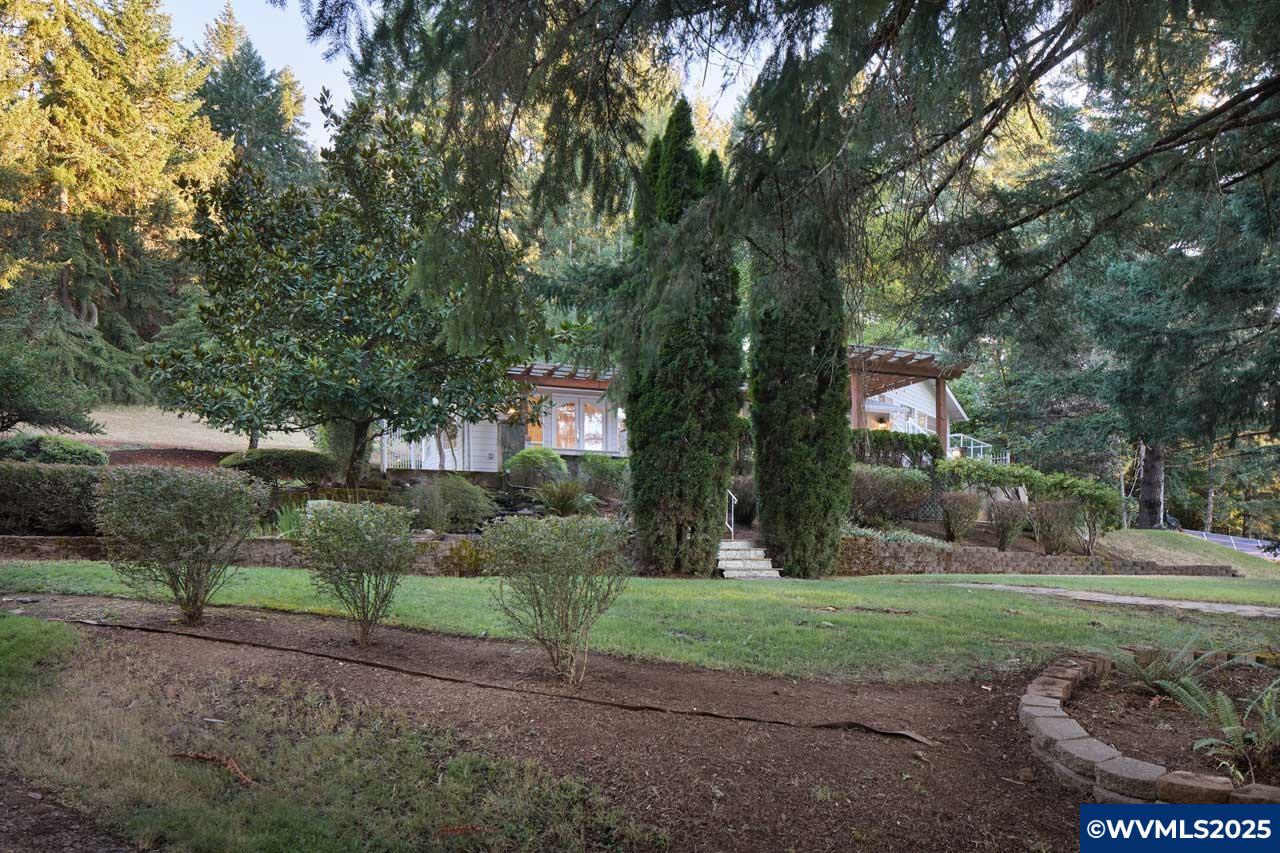 7995 NW Hope Dr