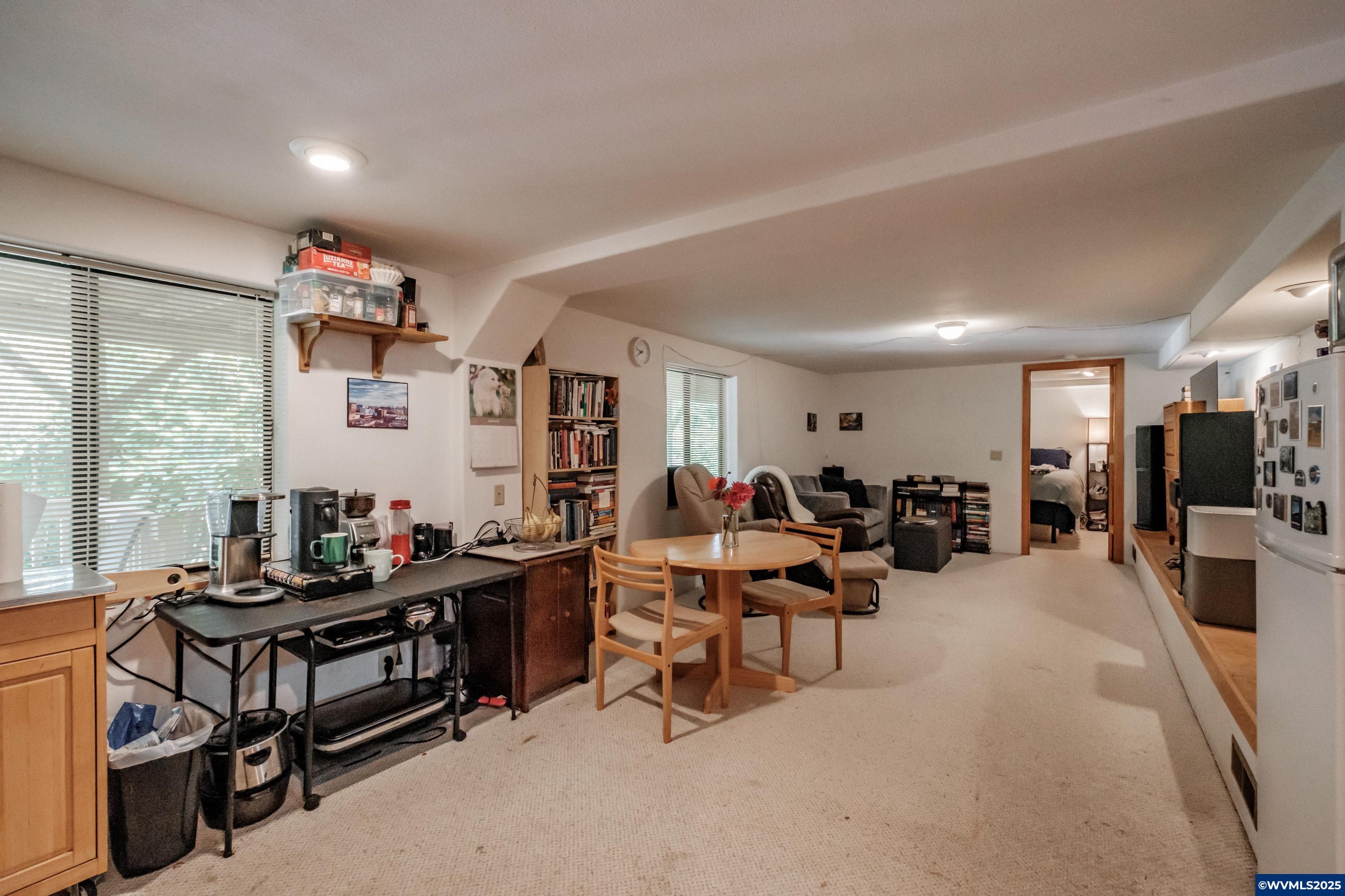 Salem, Oregon 97306, United States, 4 Bedrooms Bedrooms, ,4 BathroomsBathrooms,Residential,Active,48554