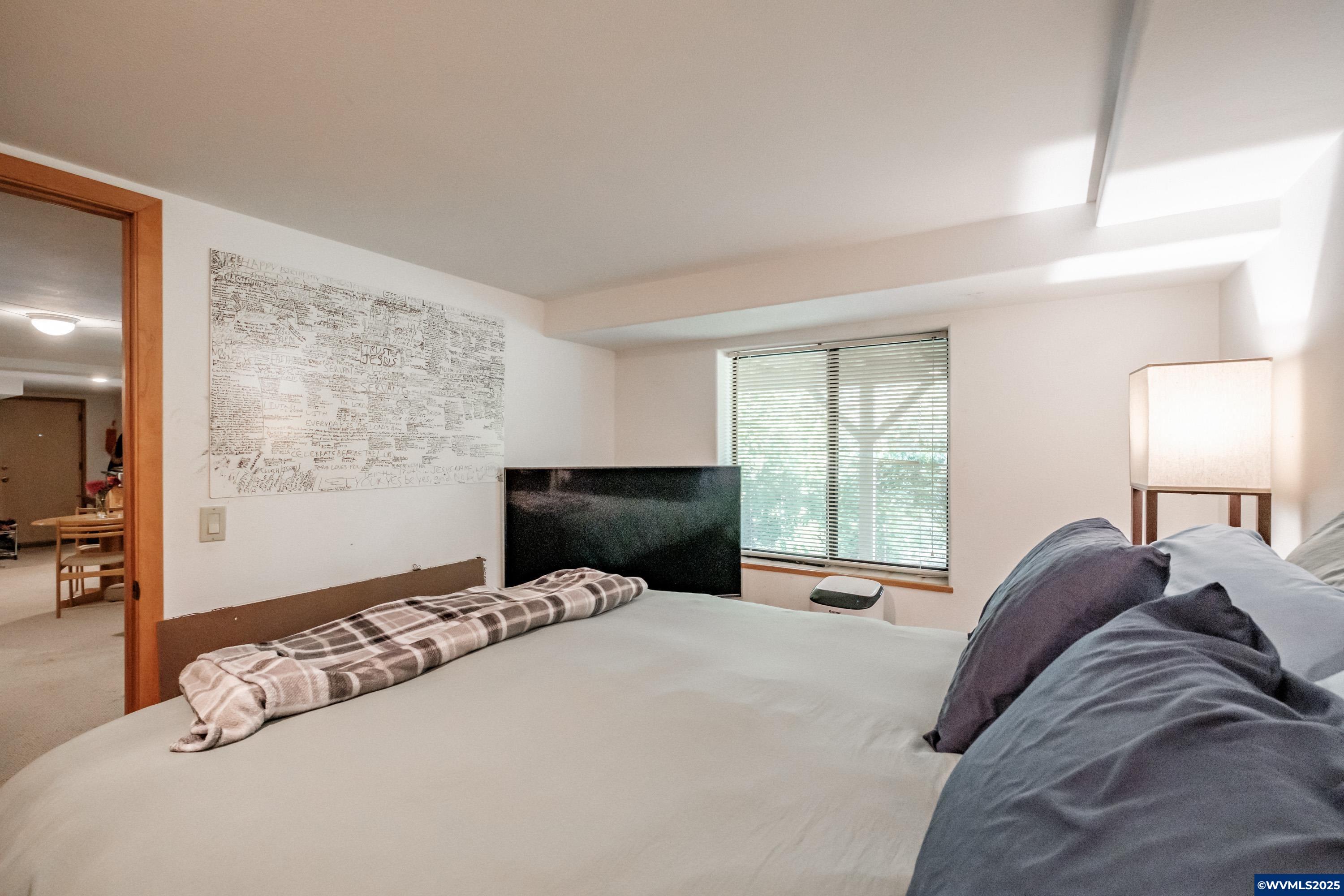 Salem, Oregon 97306, United States, 4 Bedrooms Bedrooms, ,4 BathroomsBathrooms,Residential,Active,48554