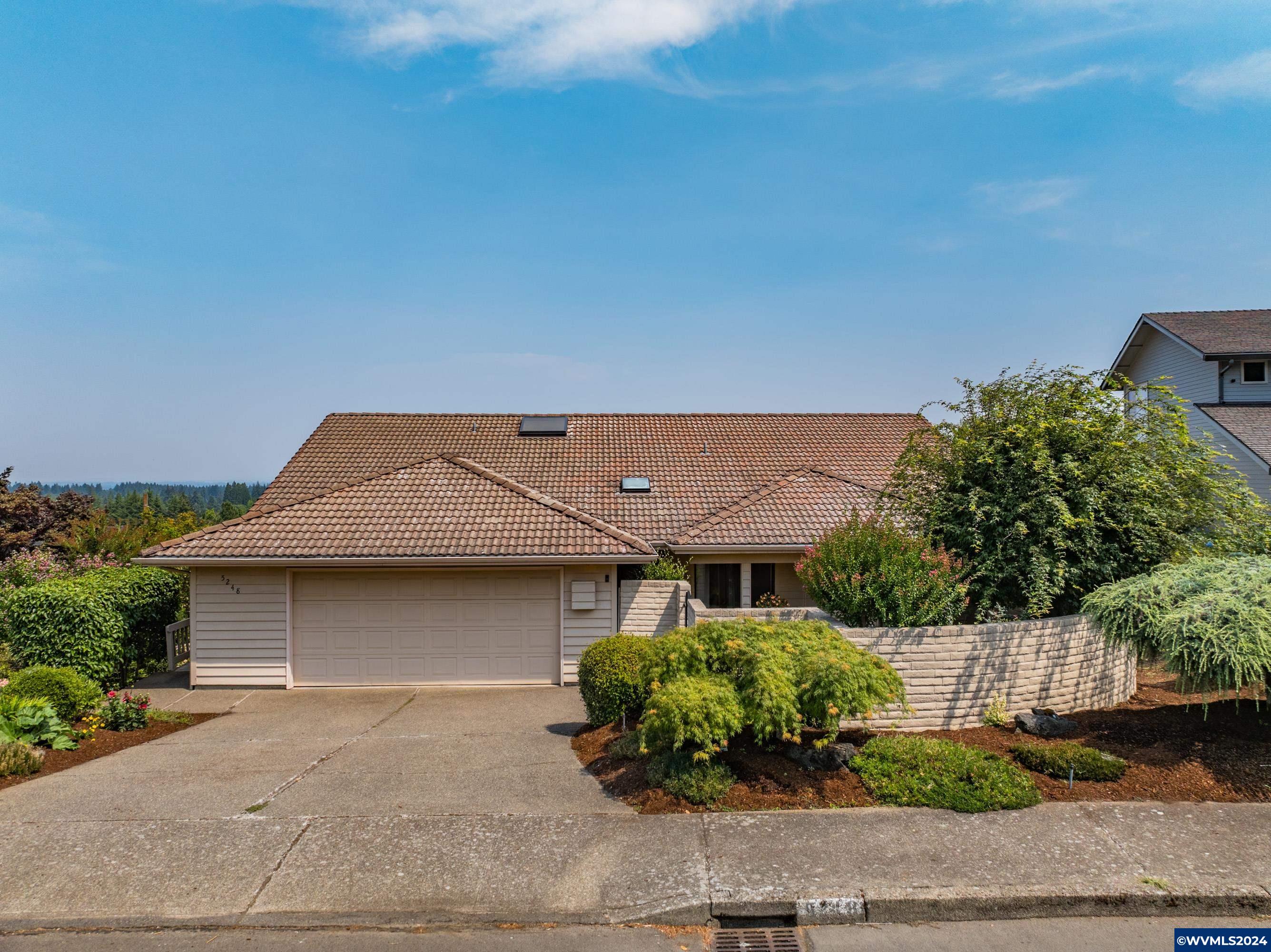 Salem, Oregon 97306, United States, 4 Bedrooms Bedrooms, ,4 BathroomsBathrooms,Residential,Active,48554