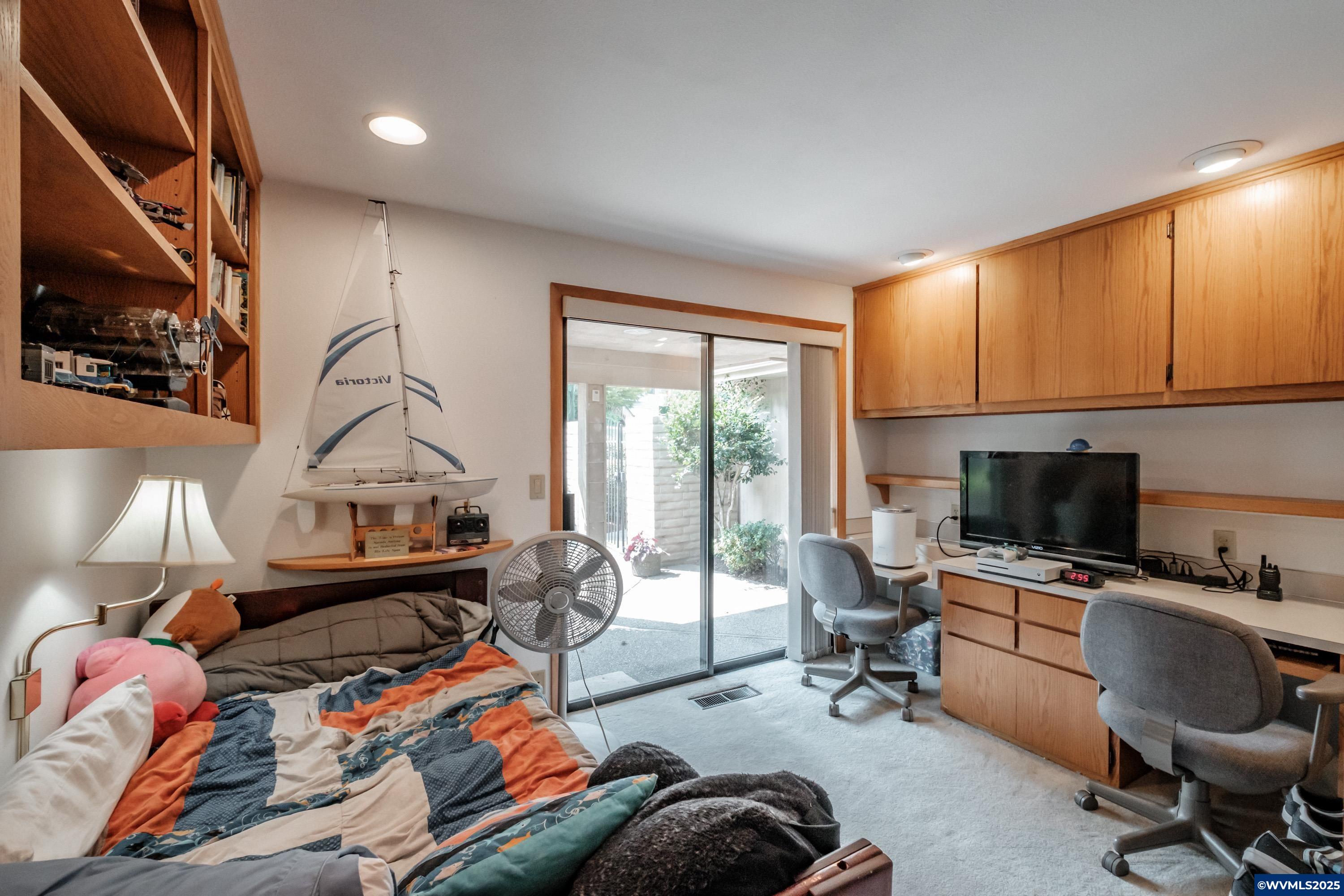 Salem, Oregon 97306, United States, 4 Bedrooms Bedrooms, ,4 BathroomsBathrooms,Residential,Active,48554