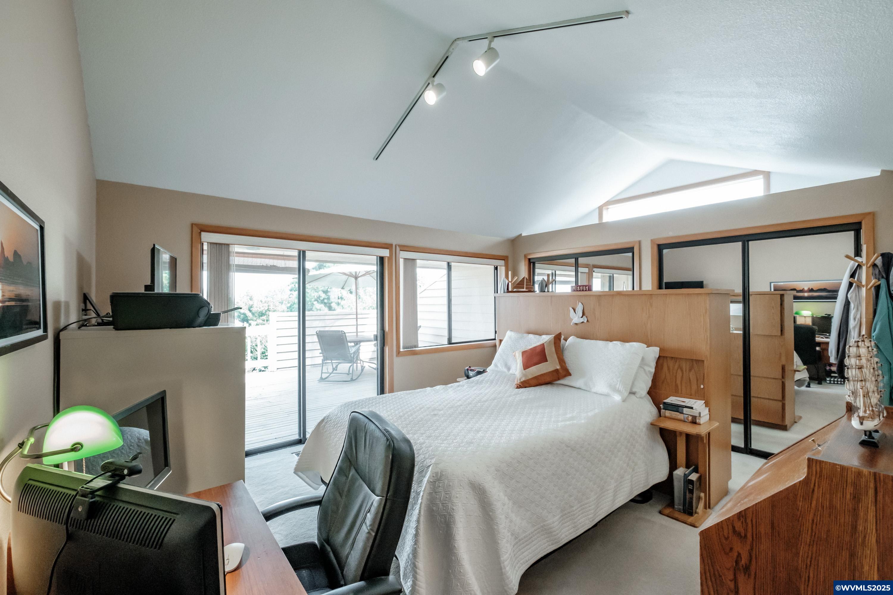 Salem, Oregon 97306, United States, 4 Bedrooms Bedrooms, ,4 BathroomsBathrooms,Residential,Active,48554