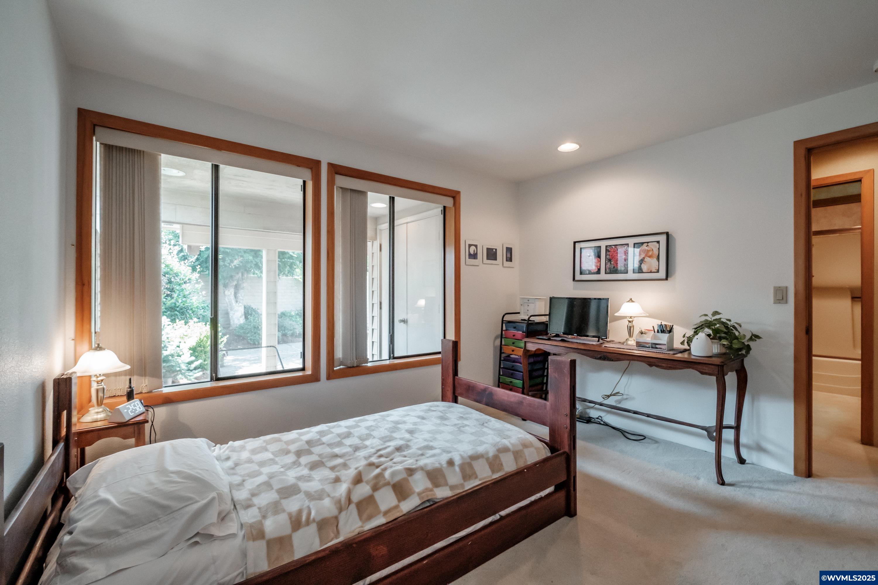 Salem, Oregon 97306, United States, 4 Bedrooms Bedrooms, ,4 BathroomsBathrooms,Residential,Active,48554