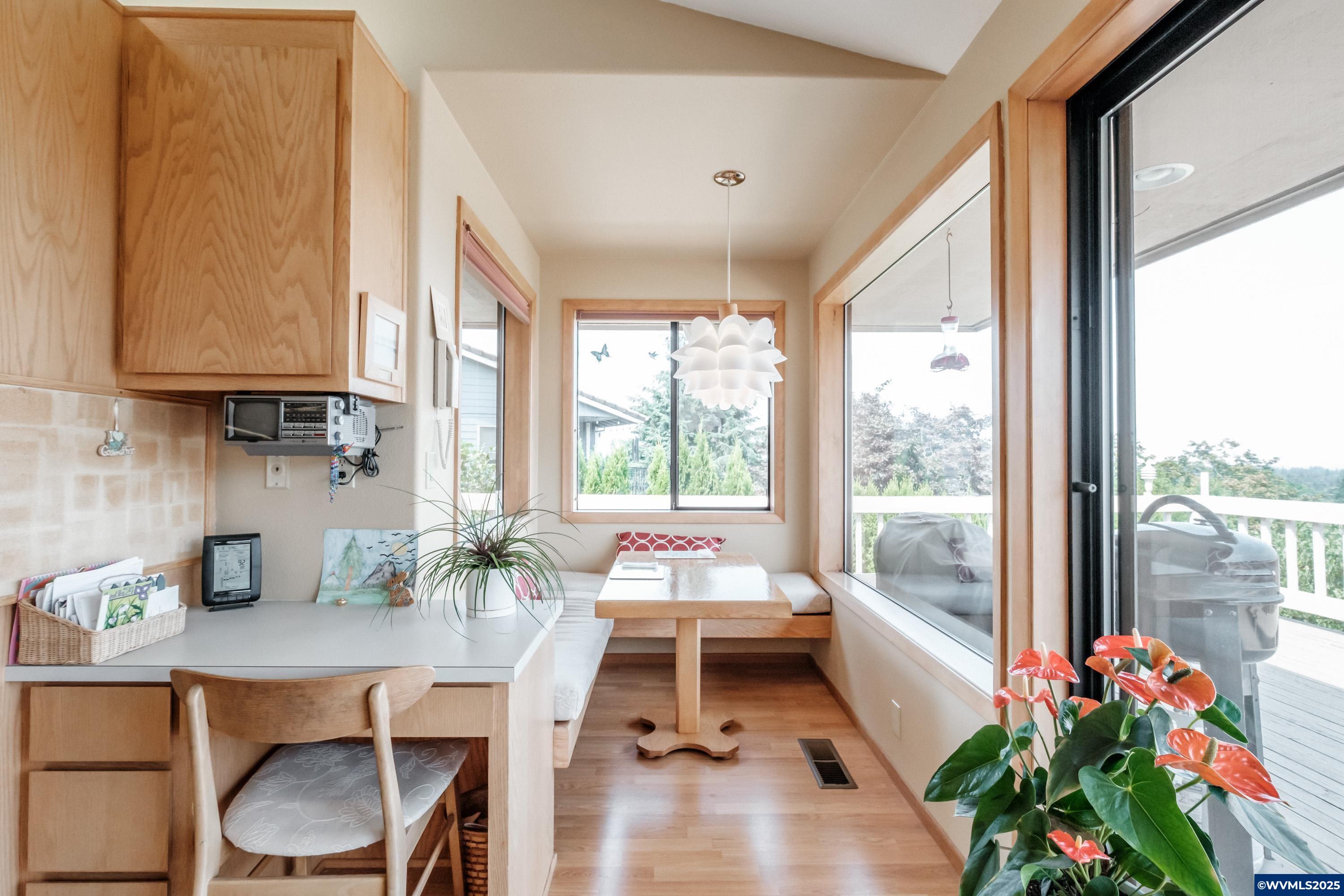 Salem, Oregon 97306, United States, 4 Bedrooms Bedrooms, ,4 BathroomsBathrooms,Residential,Active,48554