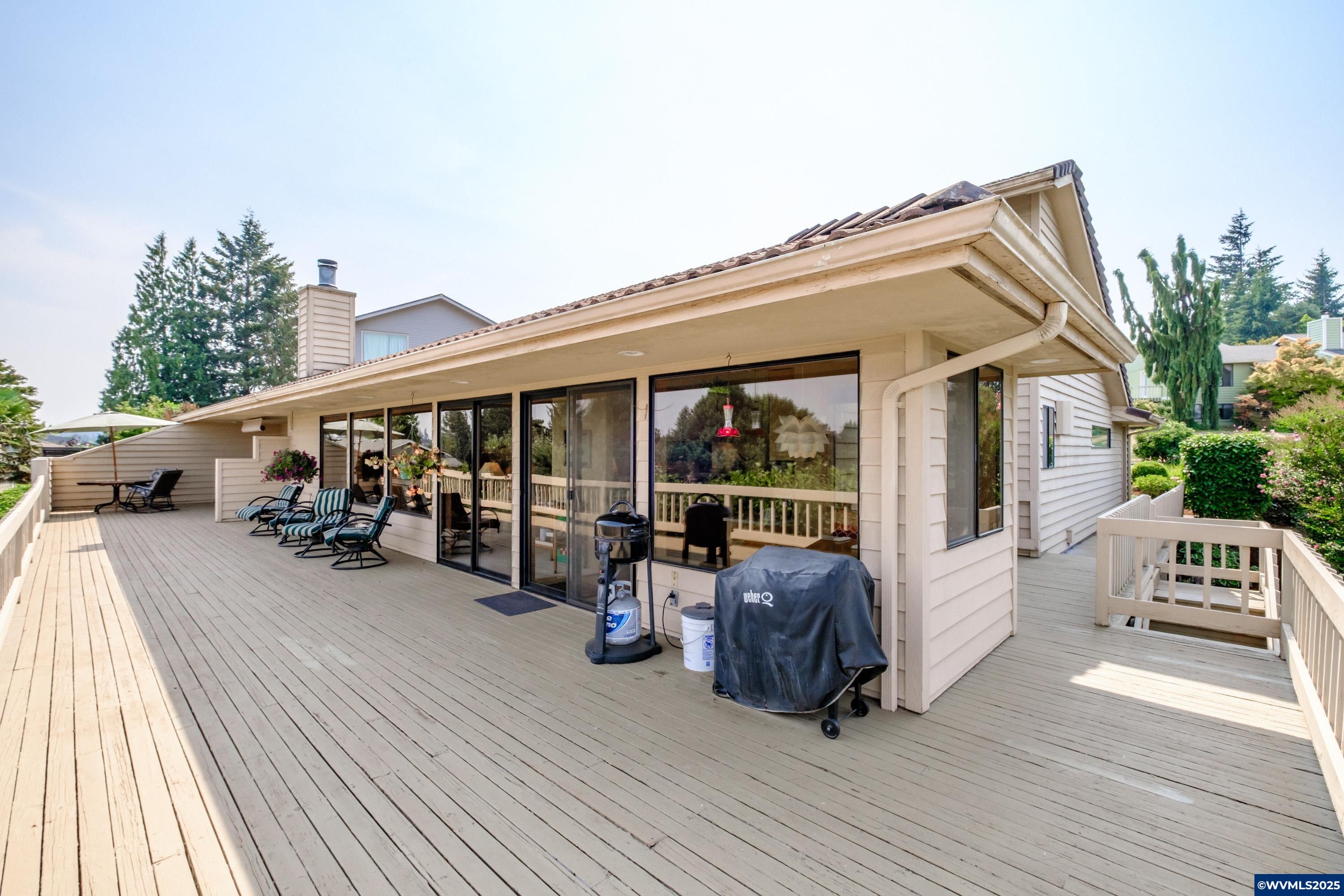 Salem, Oregon 97306, United States, 4 Bedrooms Bedrooms, ,4 BathroomsBathrooms,Residential,Active,48554