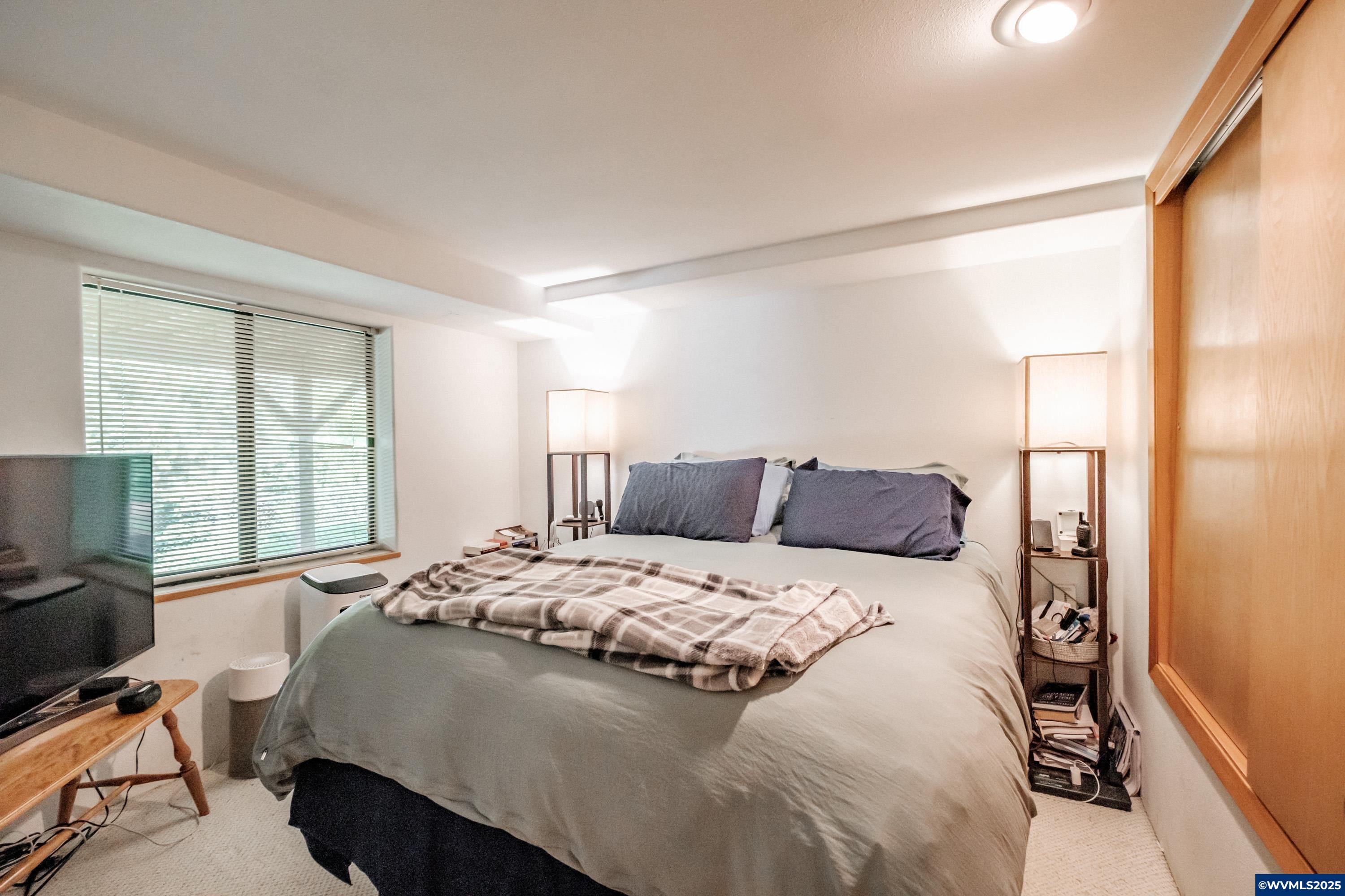 Salem, Oregon 97306, United States, 4 Bedrooms Bedrooms, ,4 BathroomsBathrooms,Residential,Active,48554