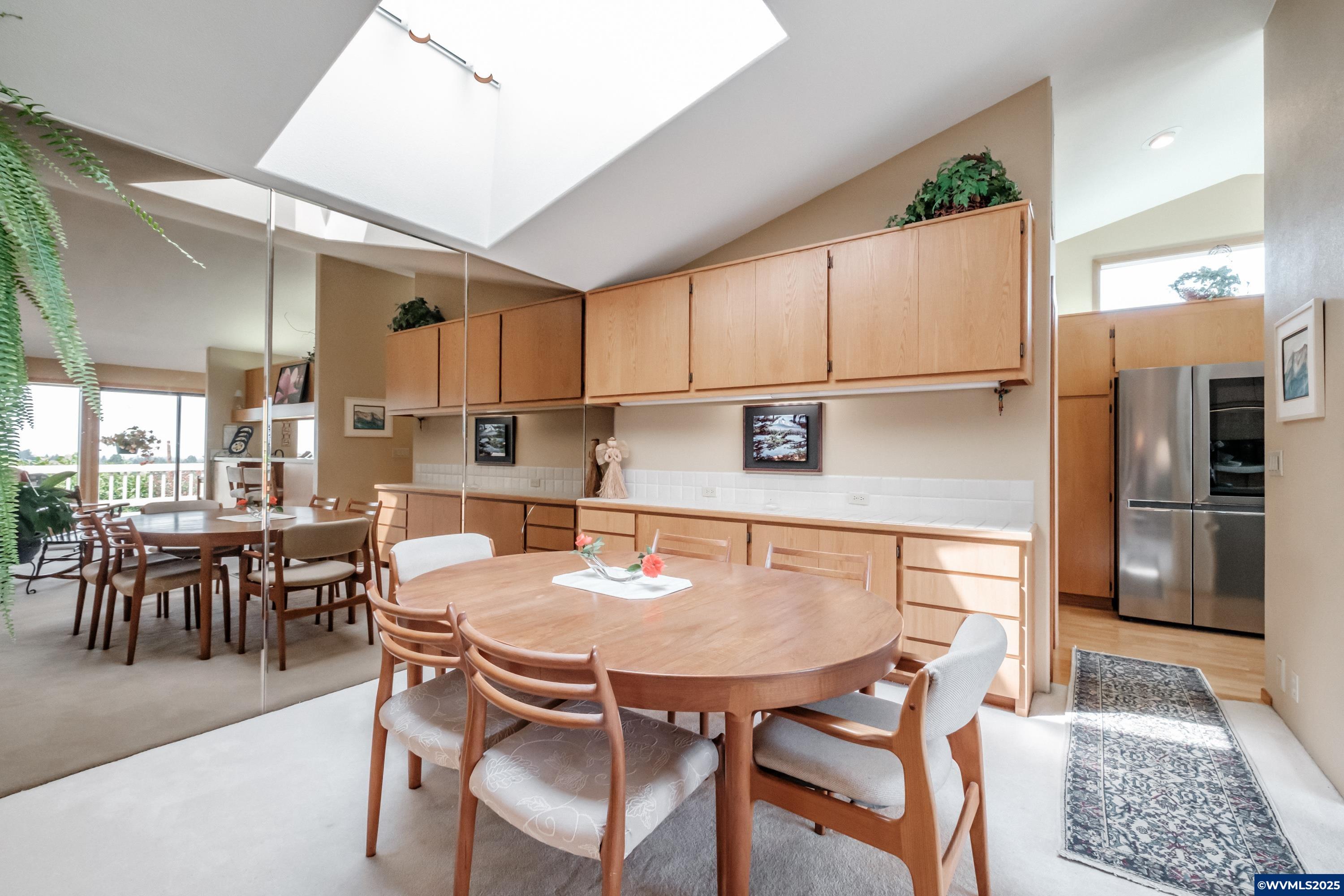 Salem, Oregon 97306, United States, 4 Bedrooms Bedrooms, ,4 BathroomsBathrooms,Residential,Active,48554