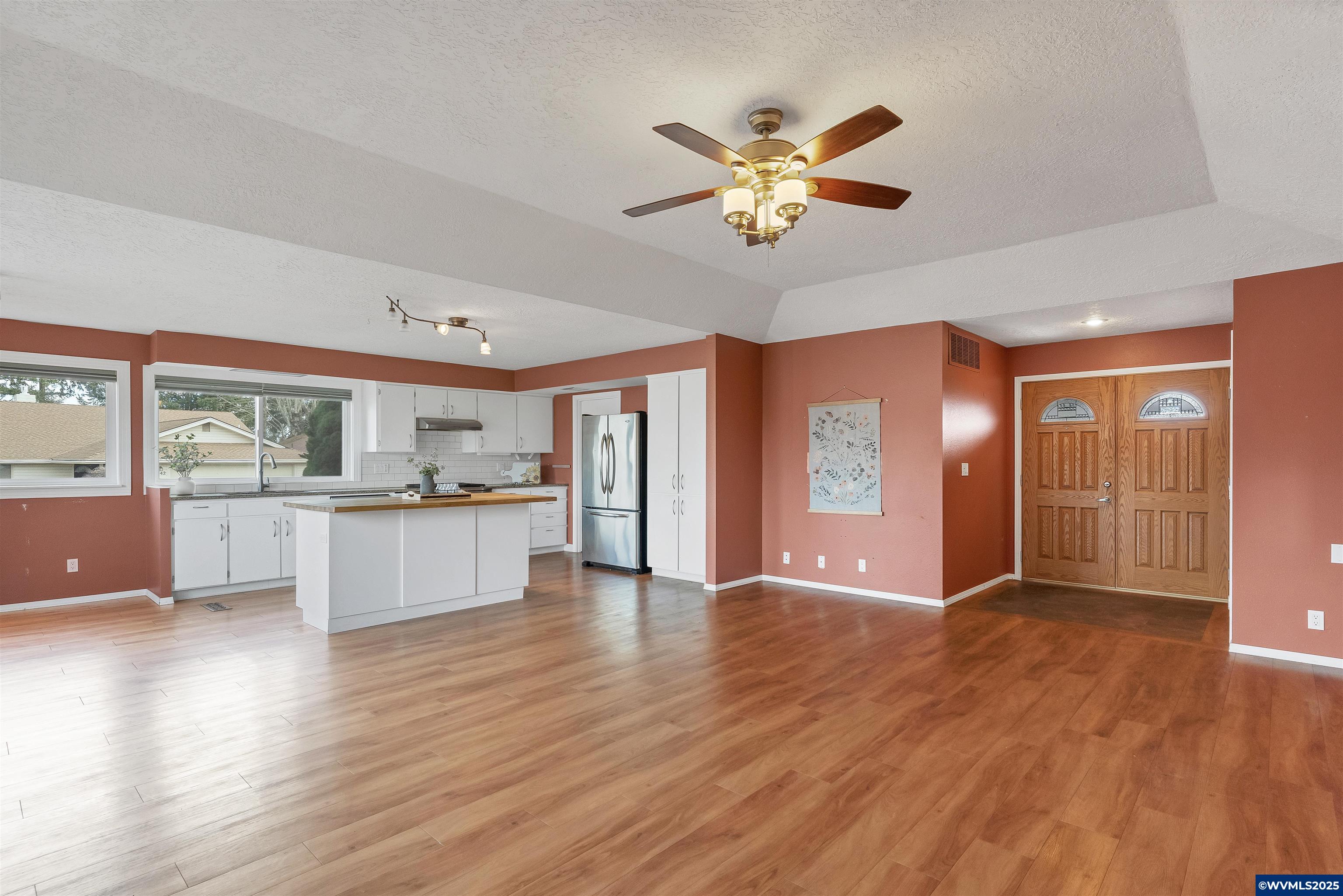 1694 Sunrise Cir NW